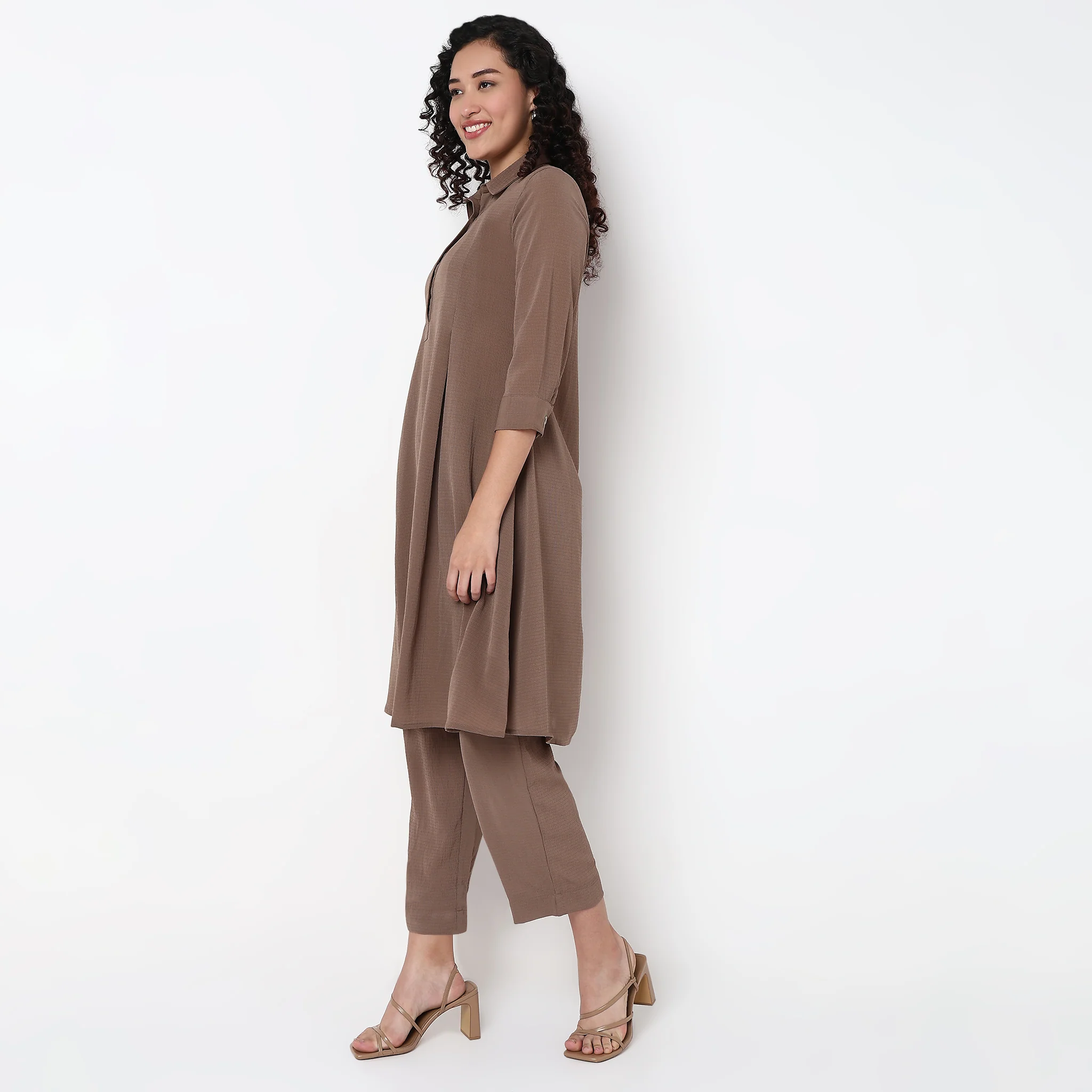 Flare Fit Box Inwared Pleat A-Line Kurta With Pant Set - Image 19