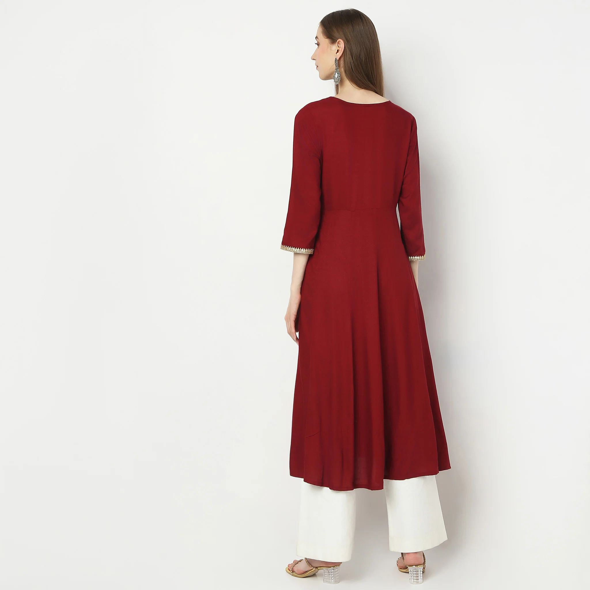 Flare Fit Embellished Kurta - Image 3