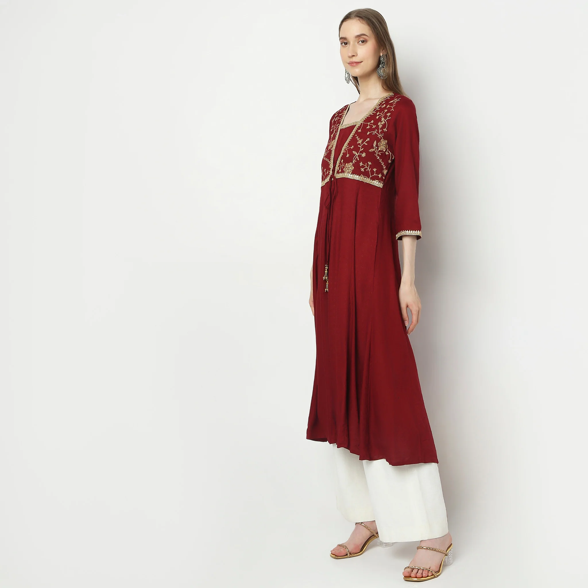Flare Fit Embellished Kurta - Image 5
