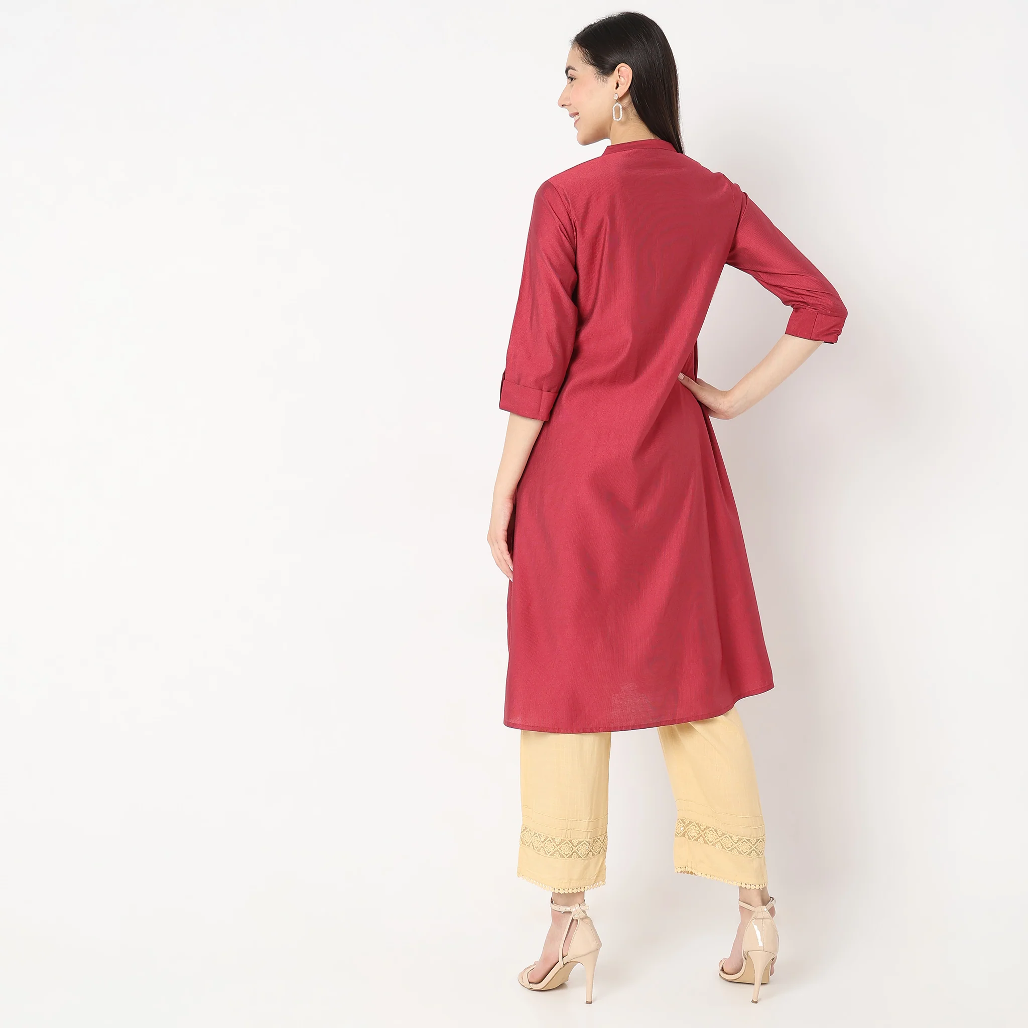 Flare Fit Embellished Kurta - Image 3
