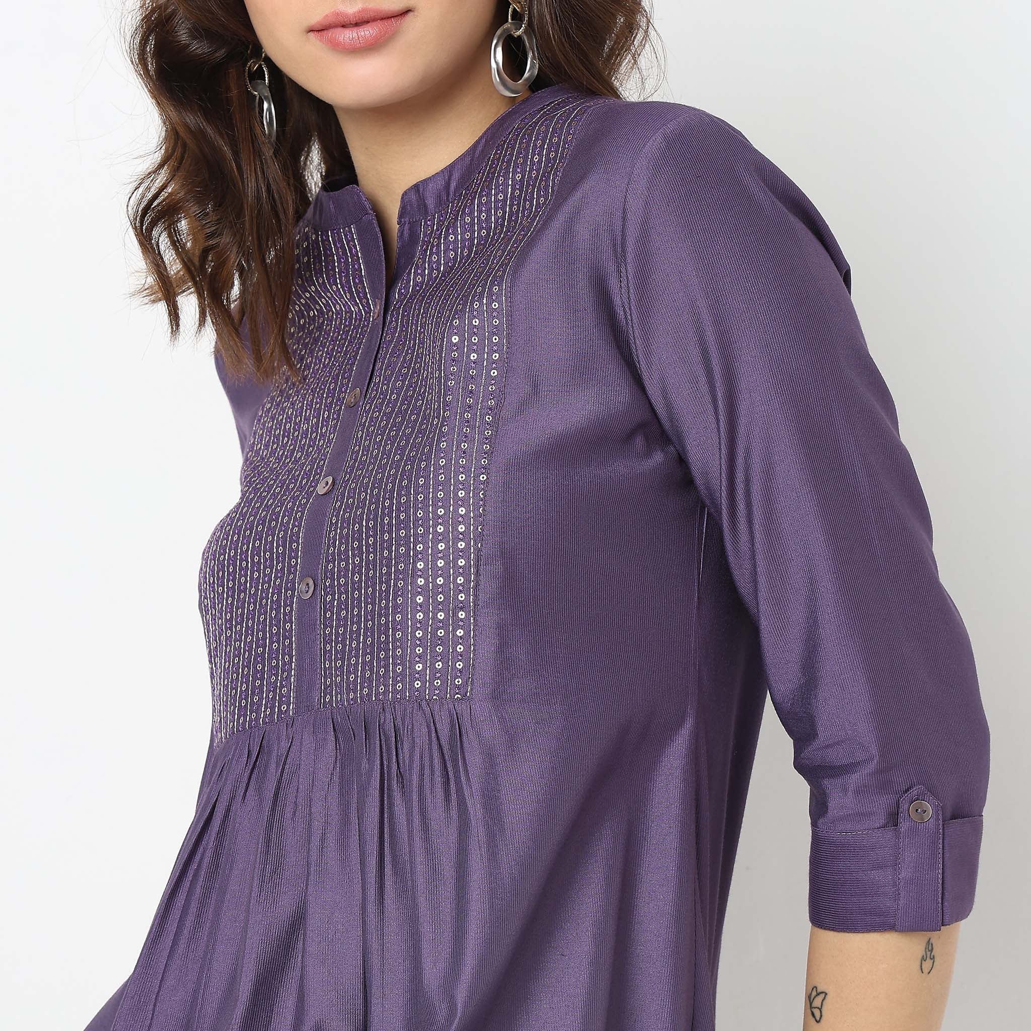 Flare Fit Embellished Kurta - Image 9