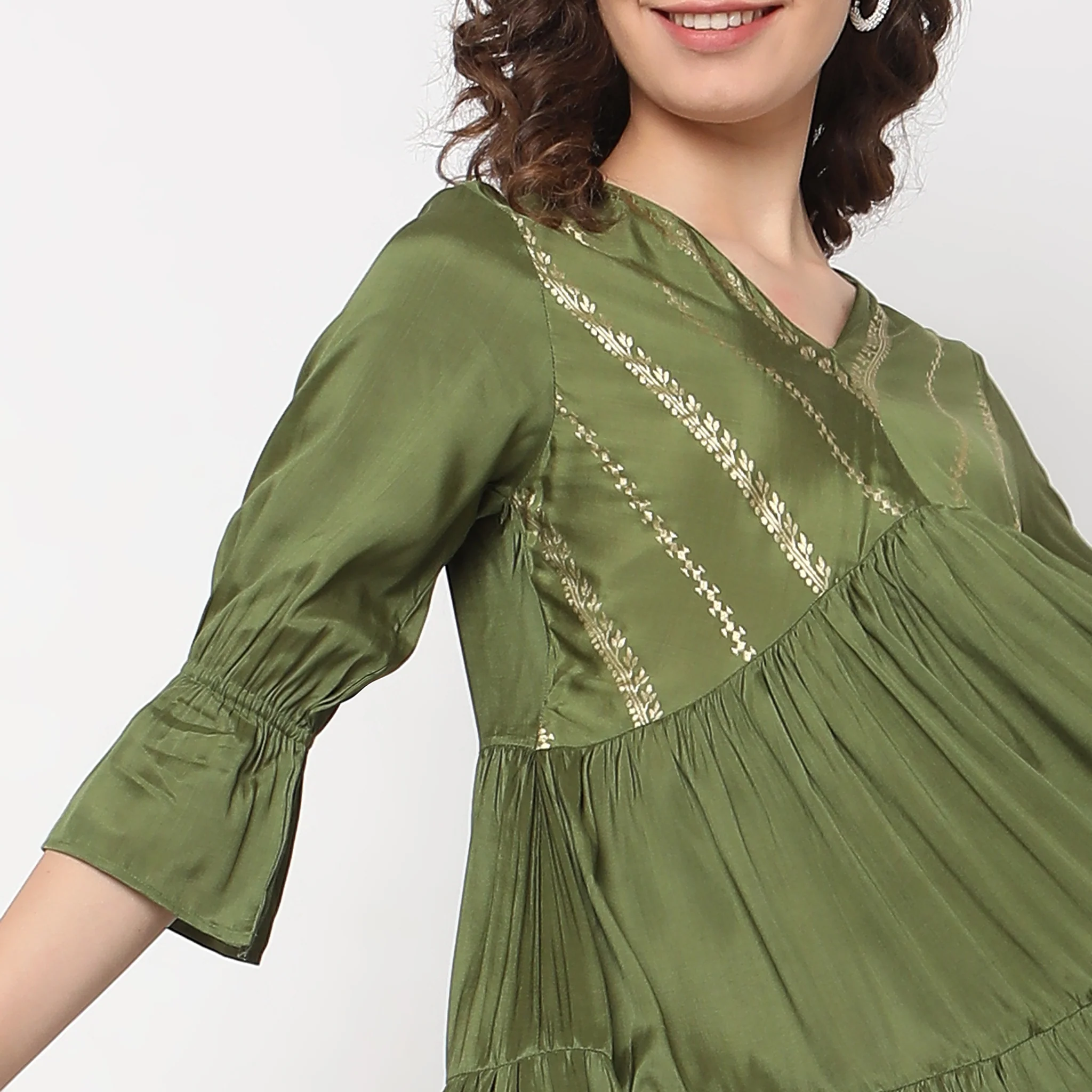 Flare Fit Embellished Kurta - Image 4