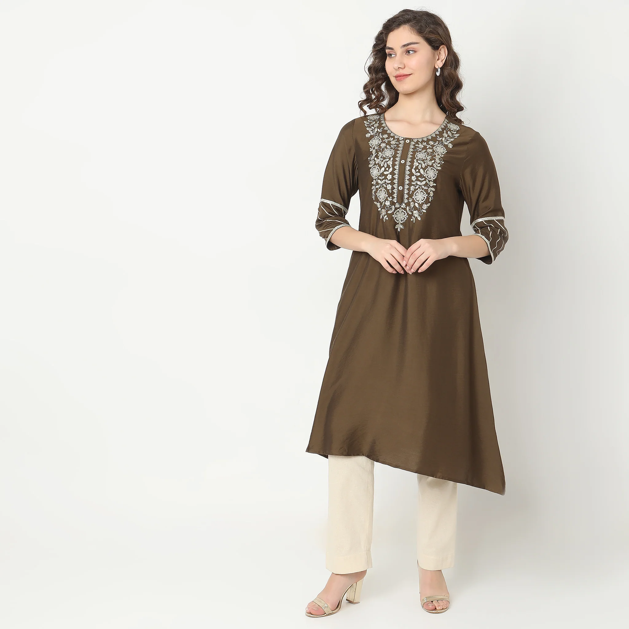 Flare Fit Embellished Kurta - Image 2