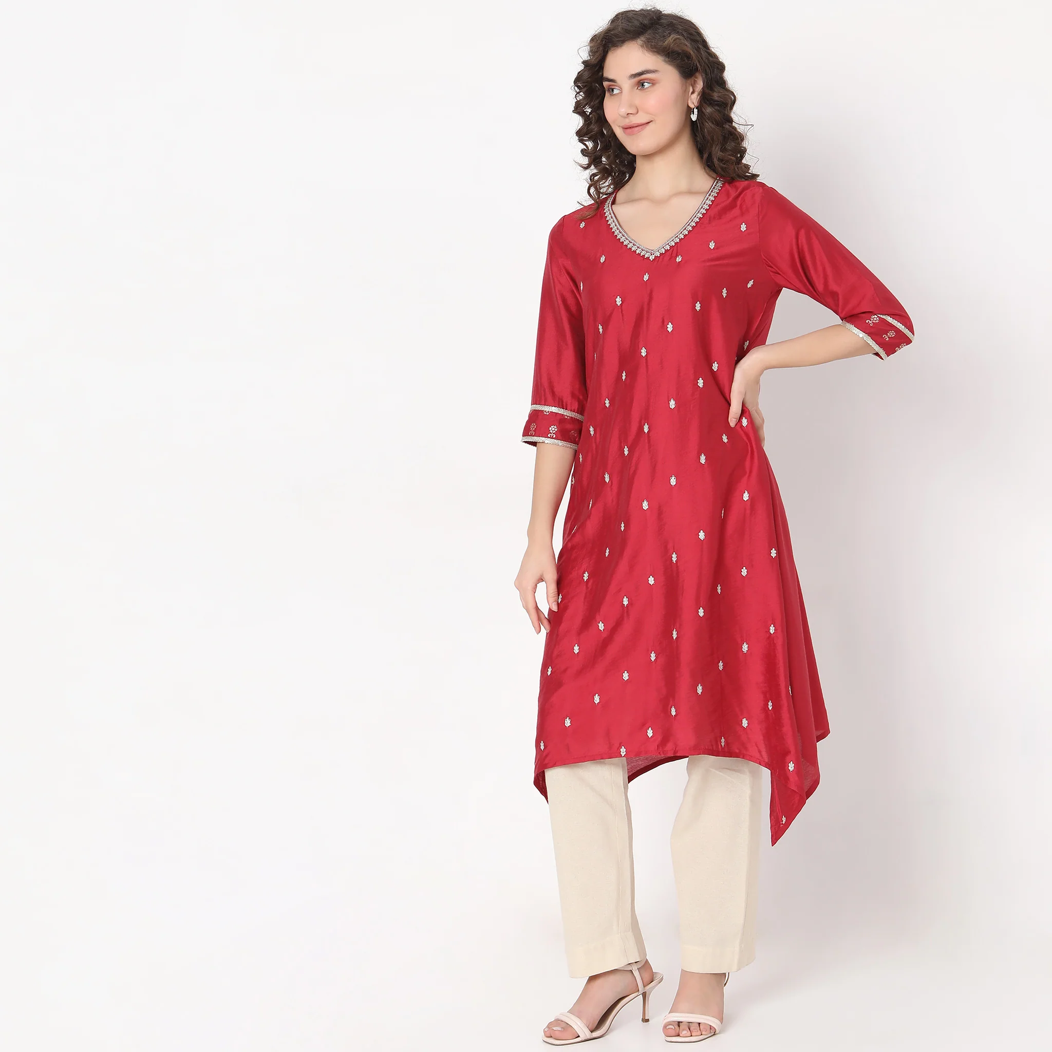 Flare Fit Embellished Kurta - Image 5