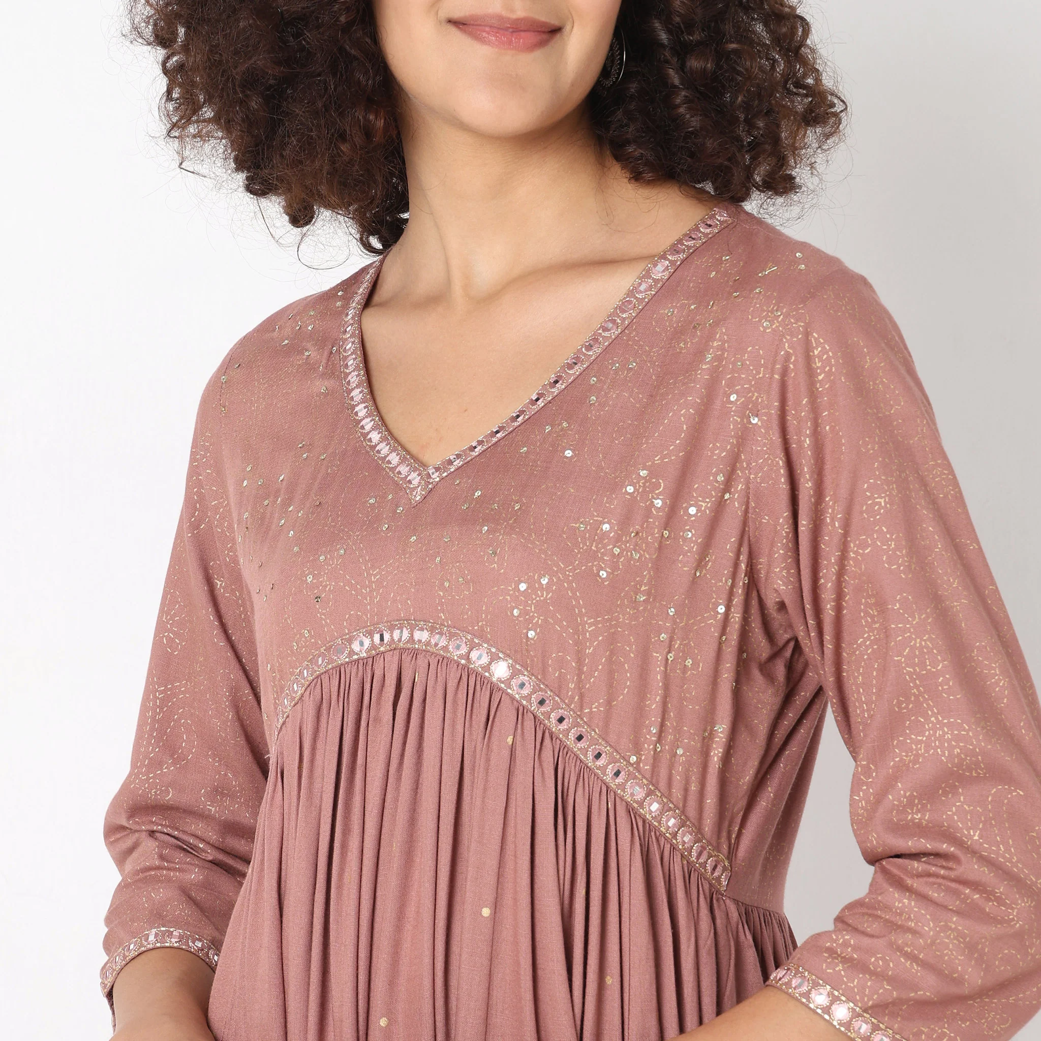 Flare Fit Embellished Kurta - Image 4
