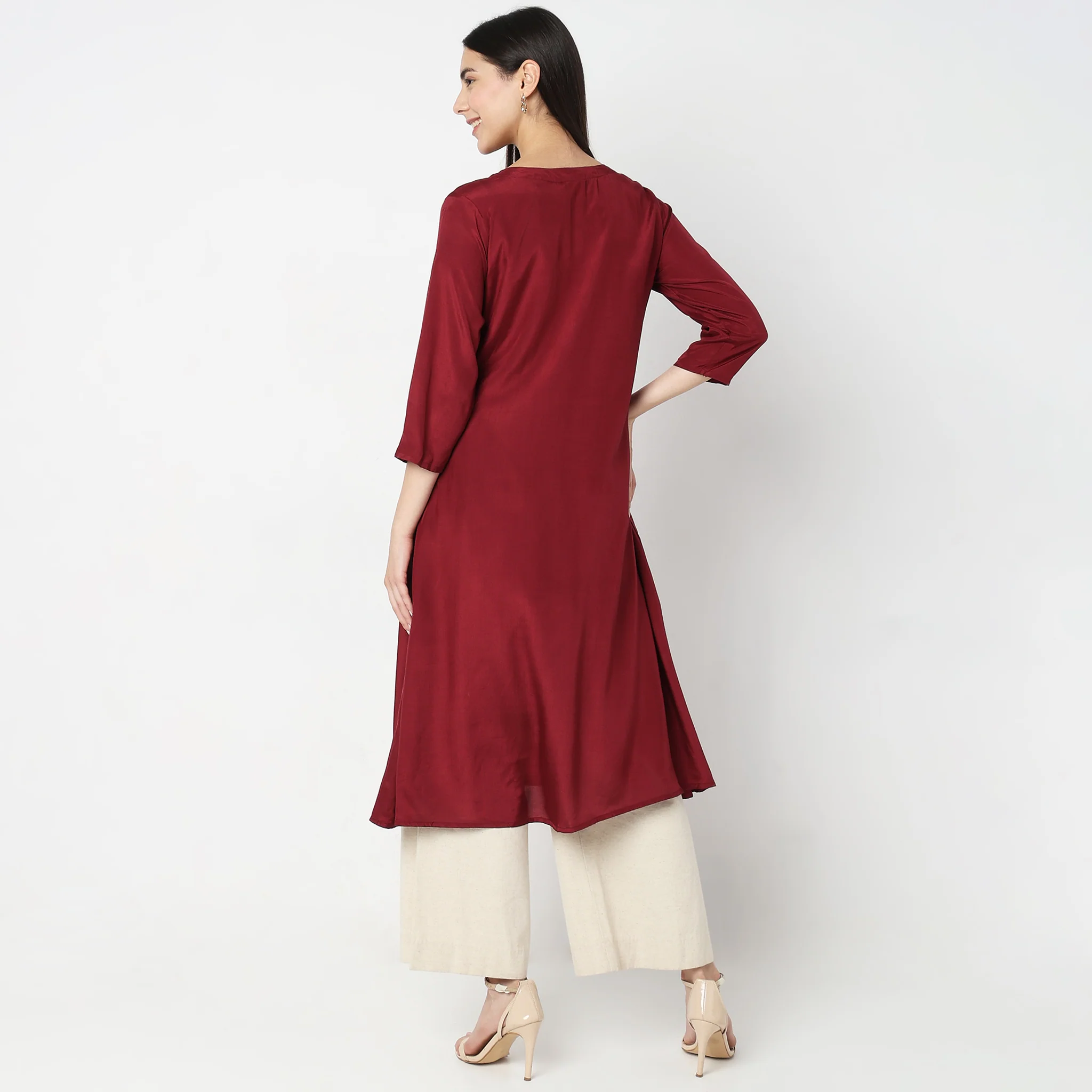 Flare Fit Embellished Kurta - Image 3