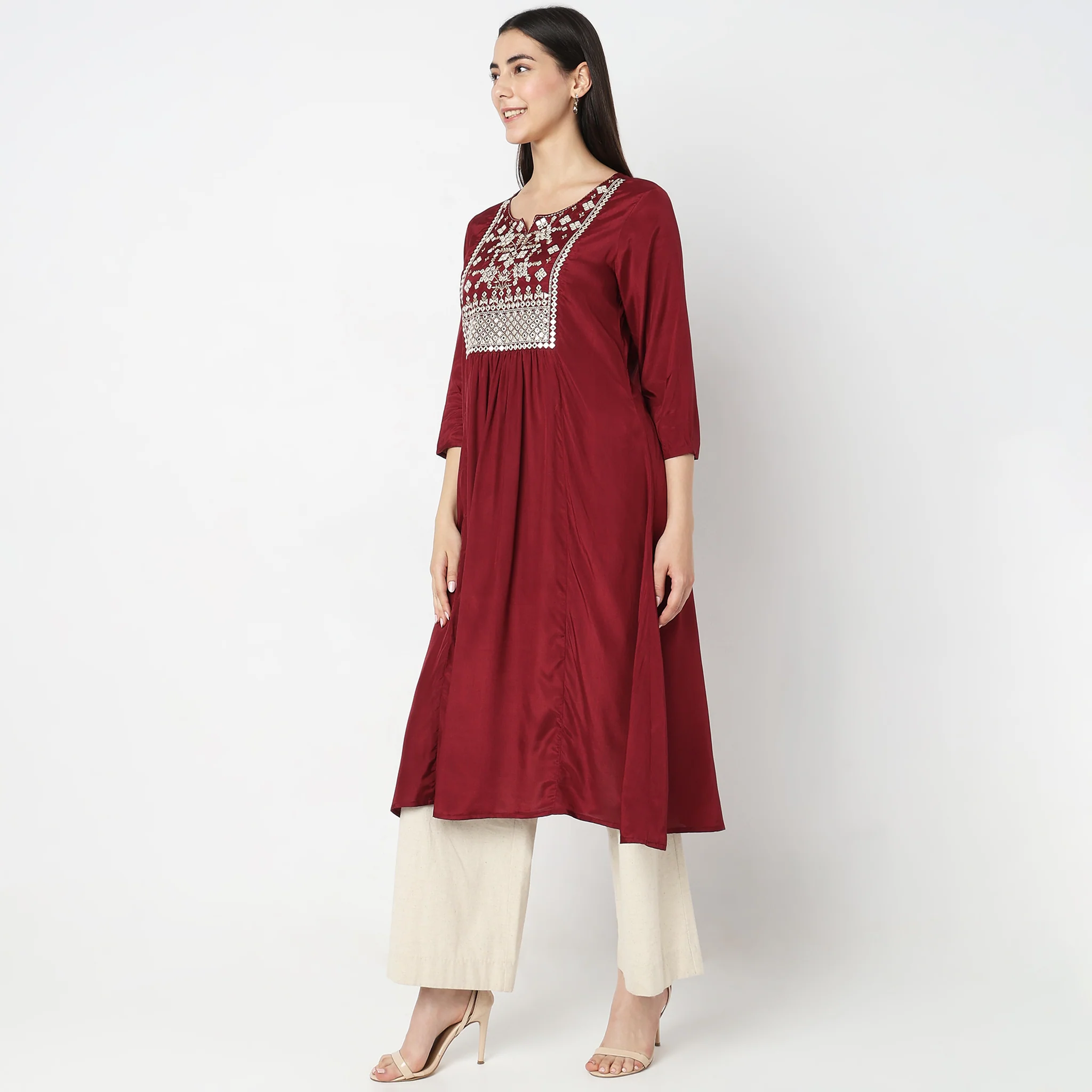 Flare Fit Embellished Kurta - Image 5