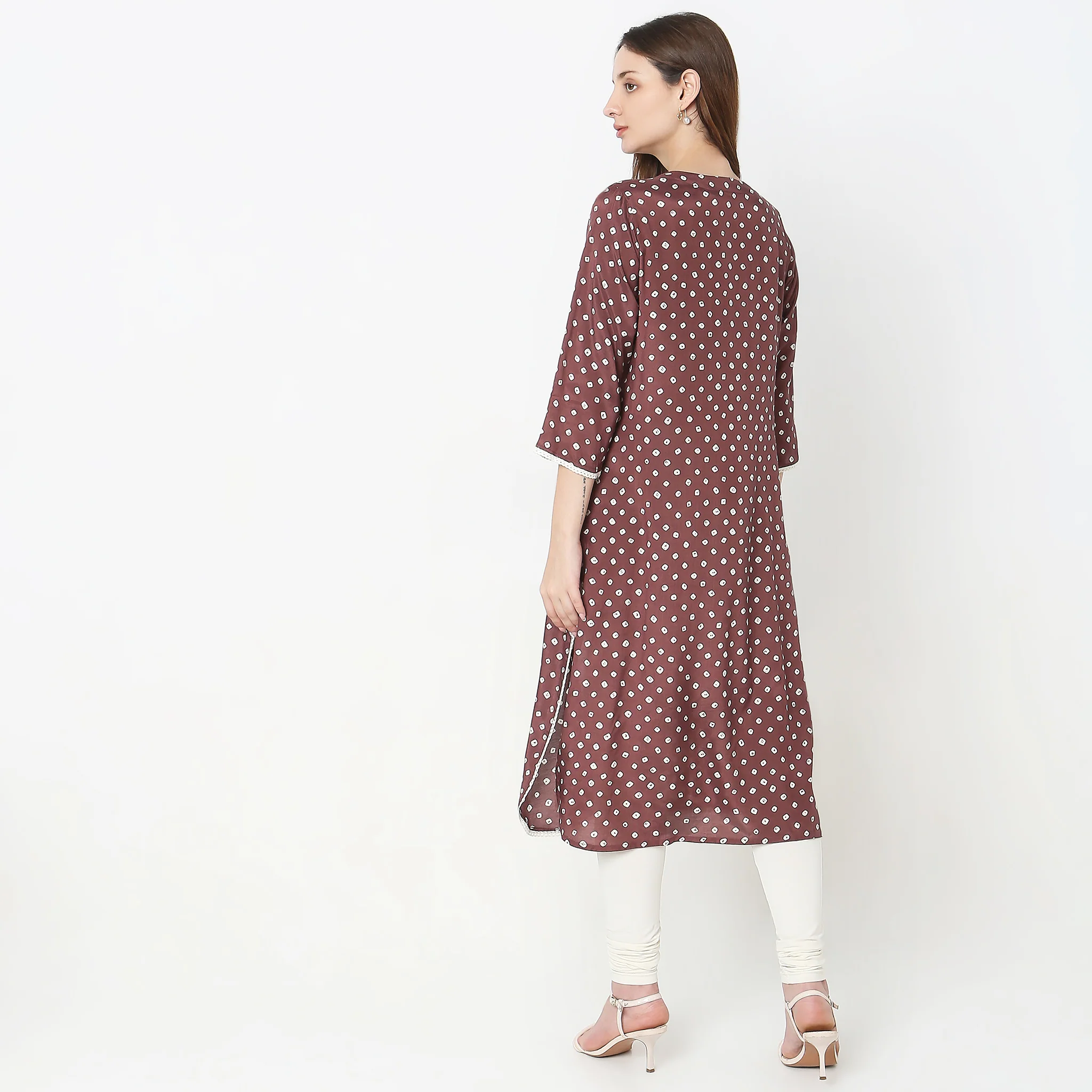 Flare Fit Embellished Kurta - Image 3