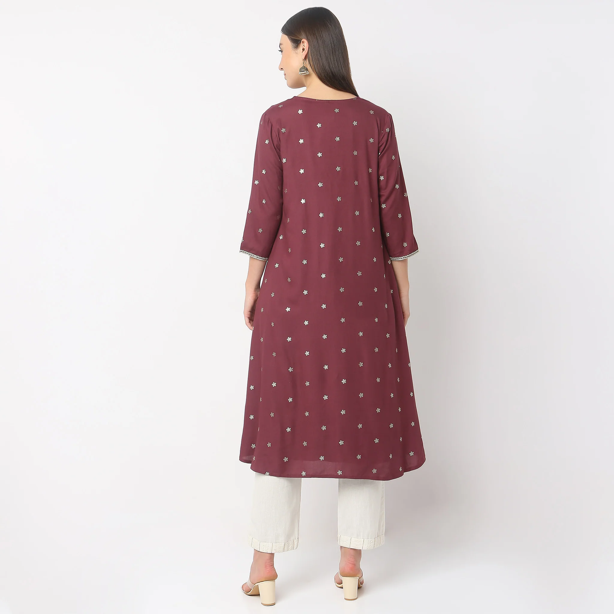 Flare Fit Embroidered Kurta - Image 3
