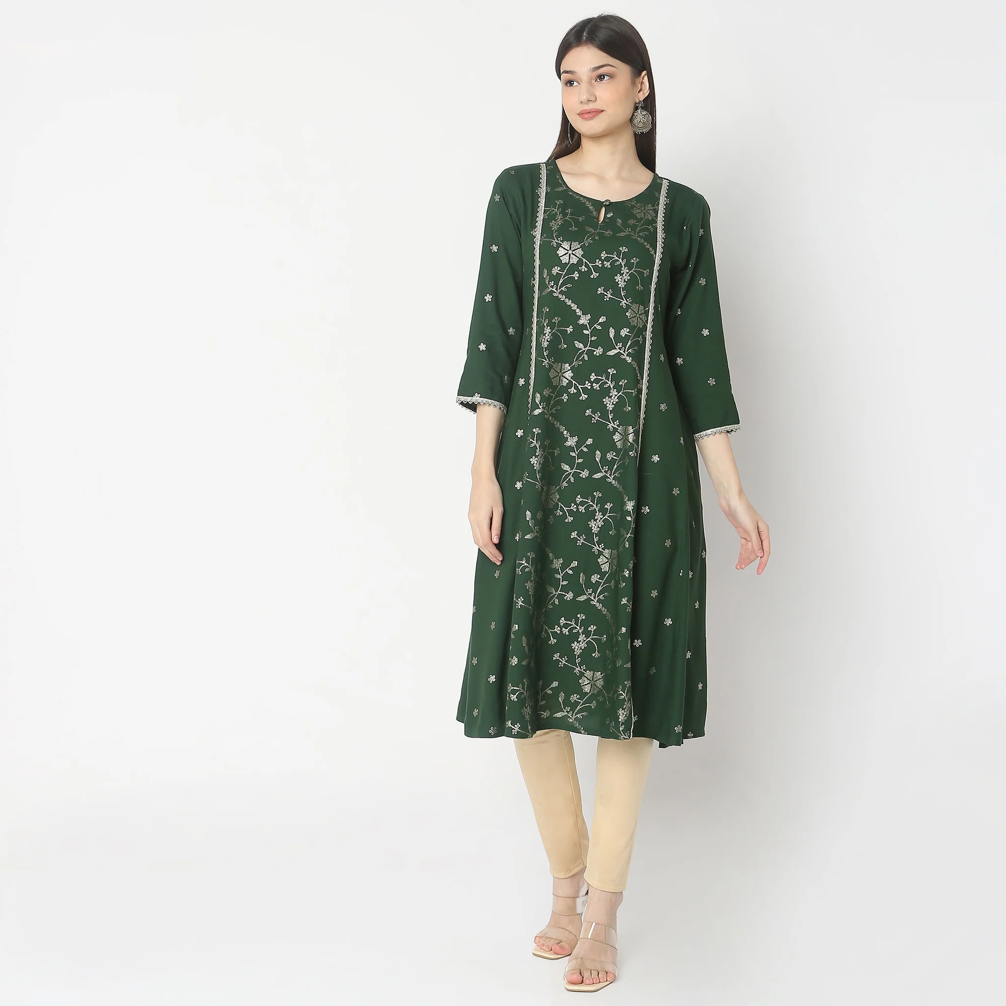 Flare Fit Embroidered Kurta - Image 2