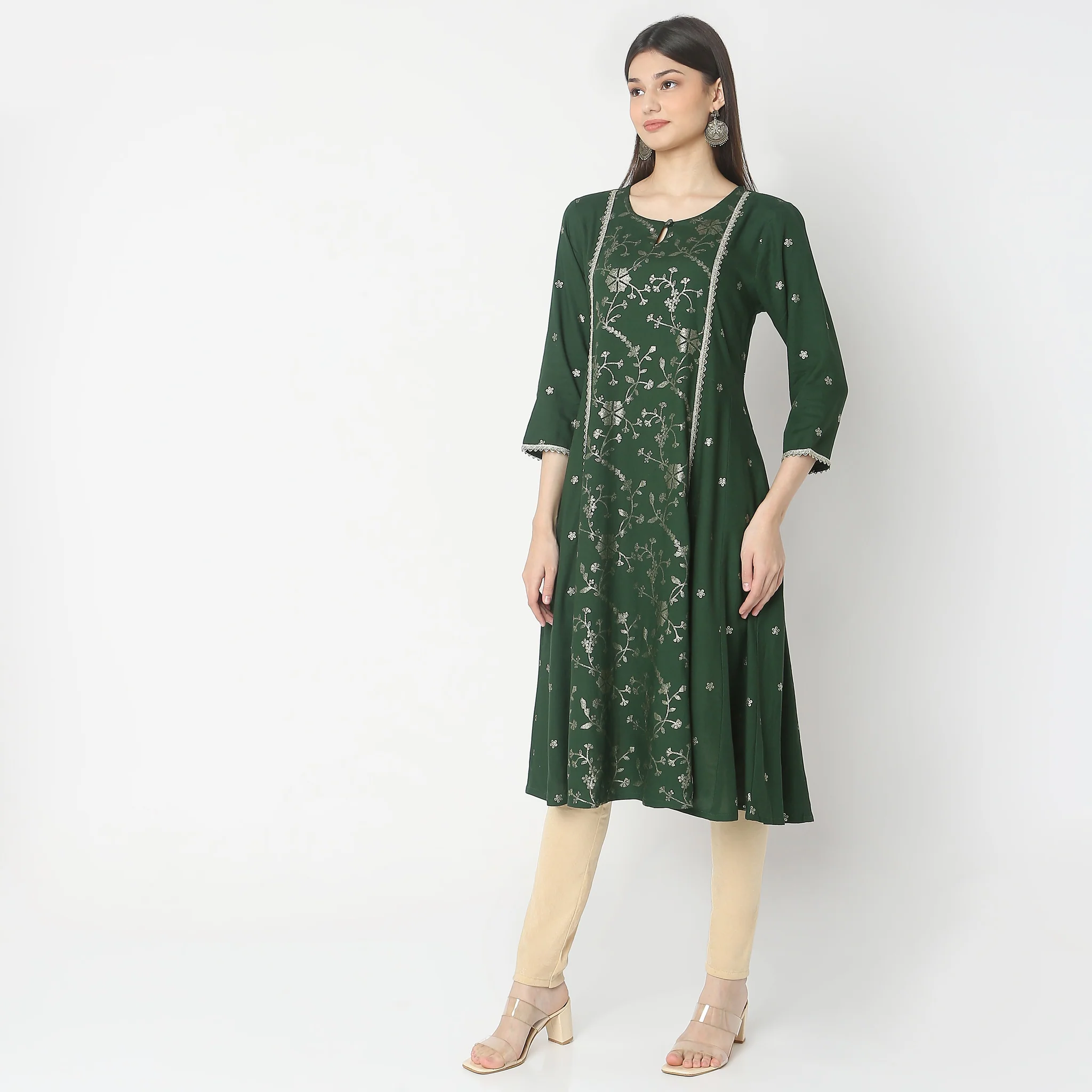 Flare Fit Embroidered Kurta - Image 5