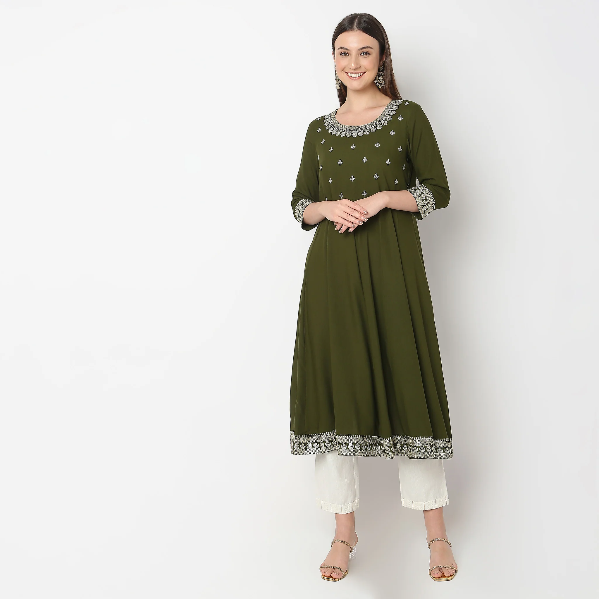 Flare Fit Embroidered Kurta - Image 2
