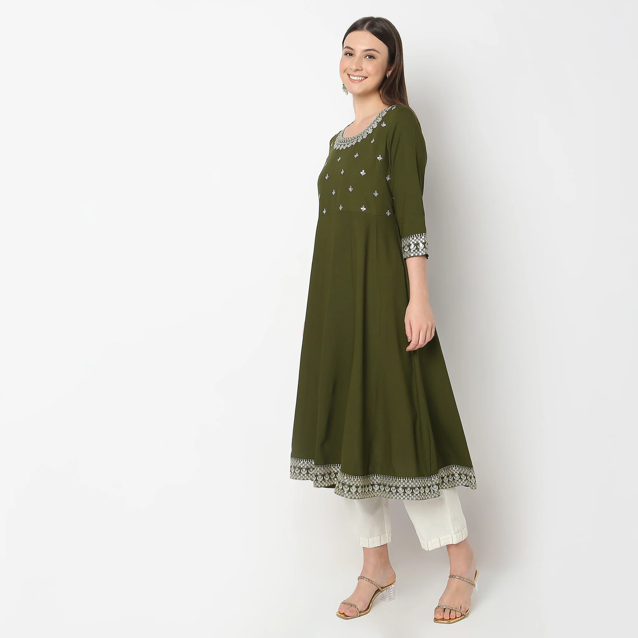 Flare Fit Embroidered Kurta - Image 5