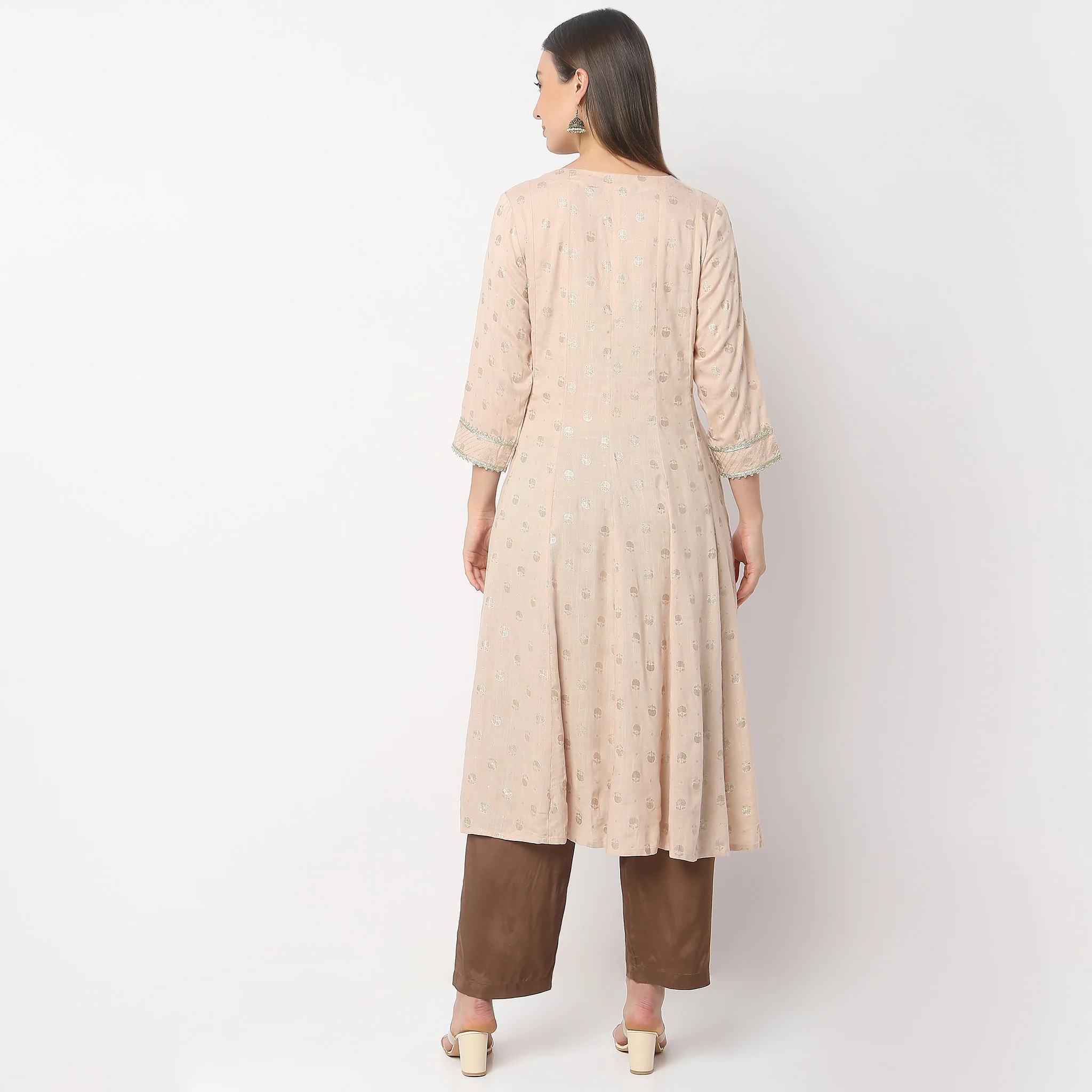 Flare Fit Embroidered Kurta - Image 3