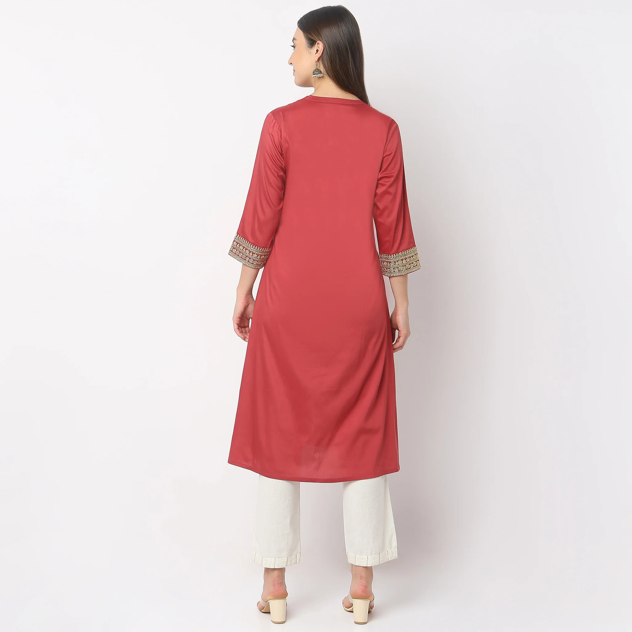 Flare Fit Embroidered Kurta - Image 3
