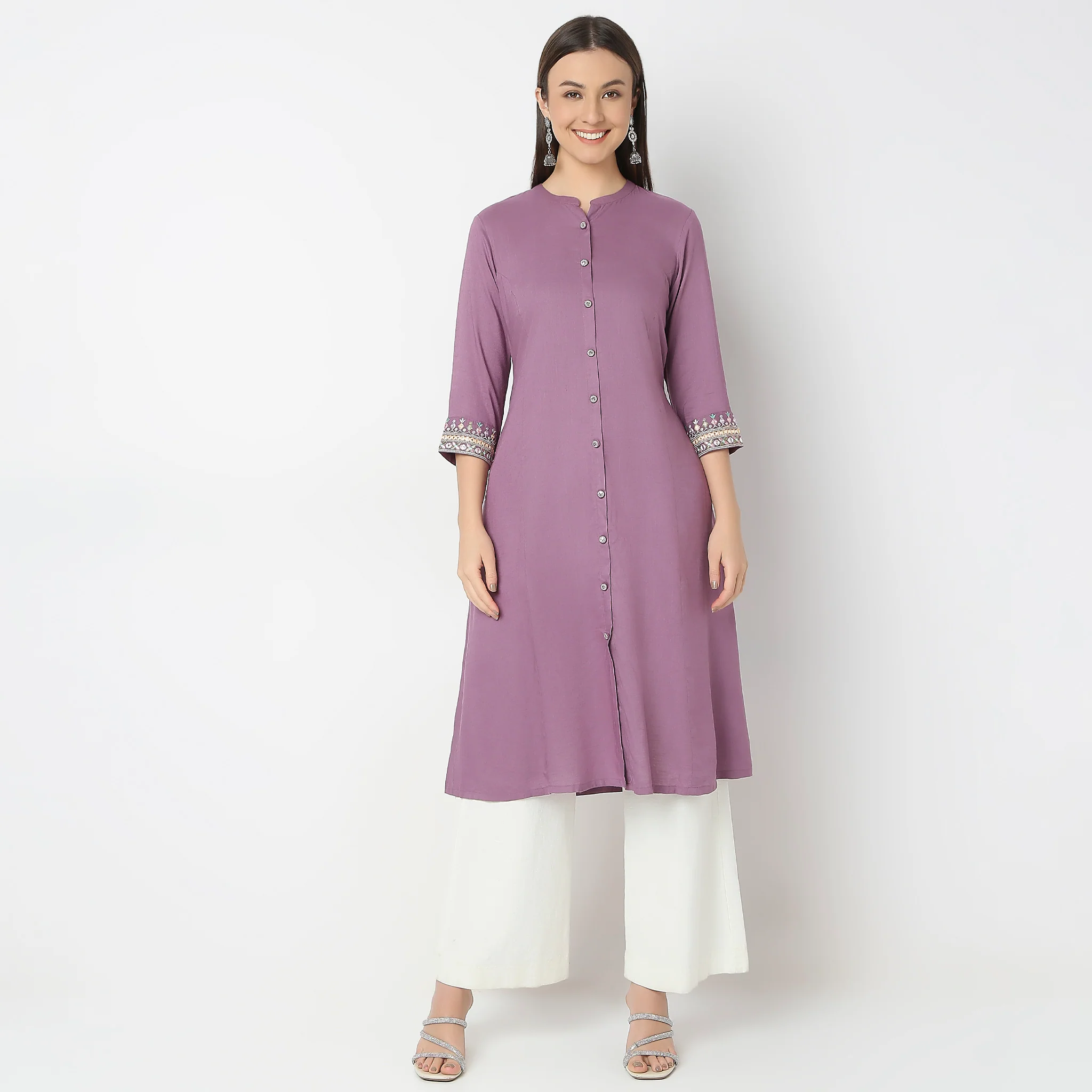 Flare Fit Embroidered Kurta - Image 2