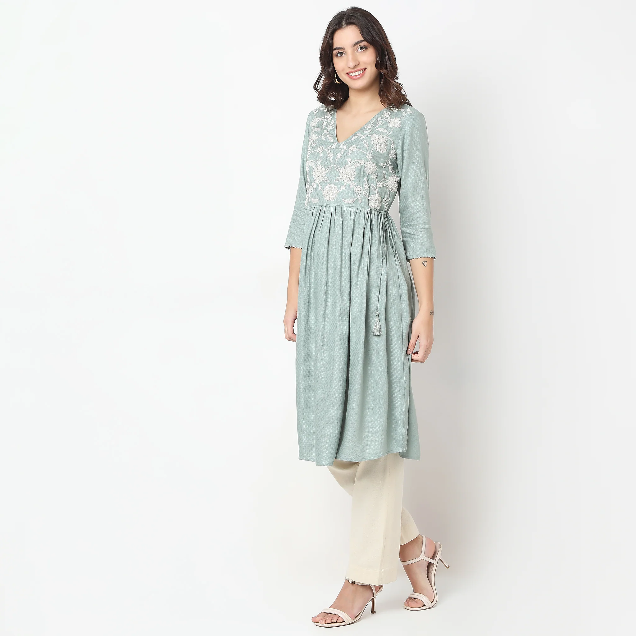 Flare Fit Embroidered Kurta - Image 5