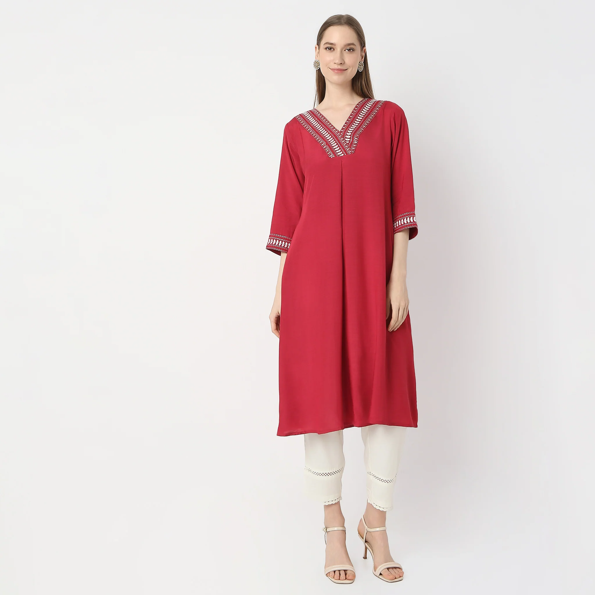 Flare Fit Embroidered Below Knee V-Neck Kurta - Image 2