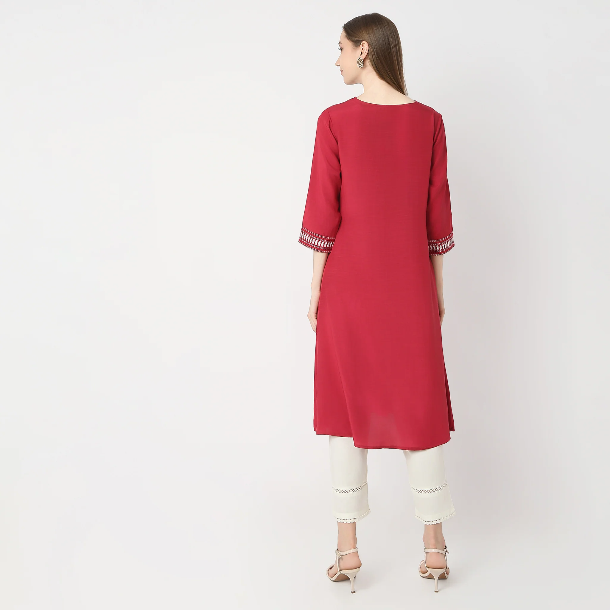 Flare Fit Embroidered Below Knee V-Neck Kurta - Image 3