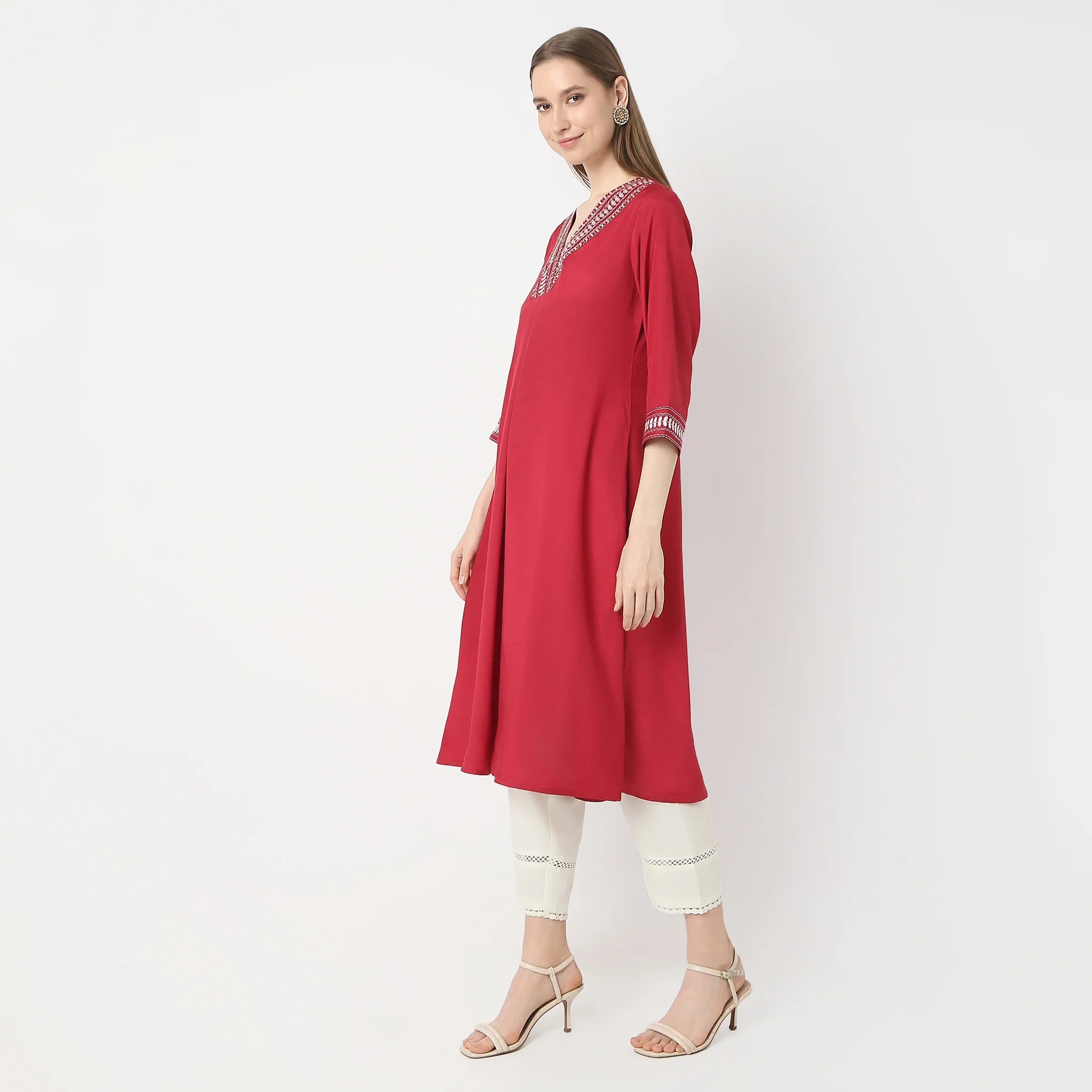 Flare Fit Embroidered Below Knee V-Neck Kurta - Image 5