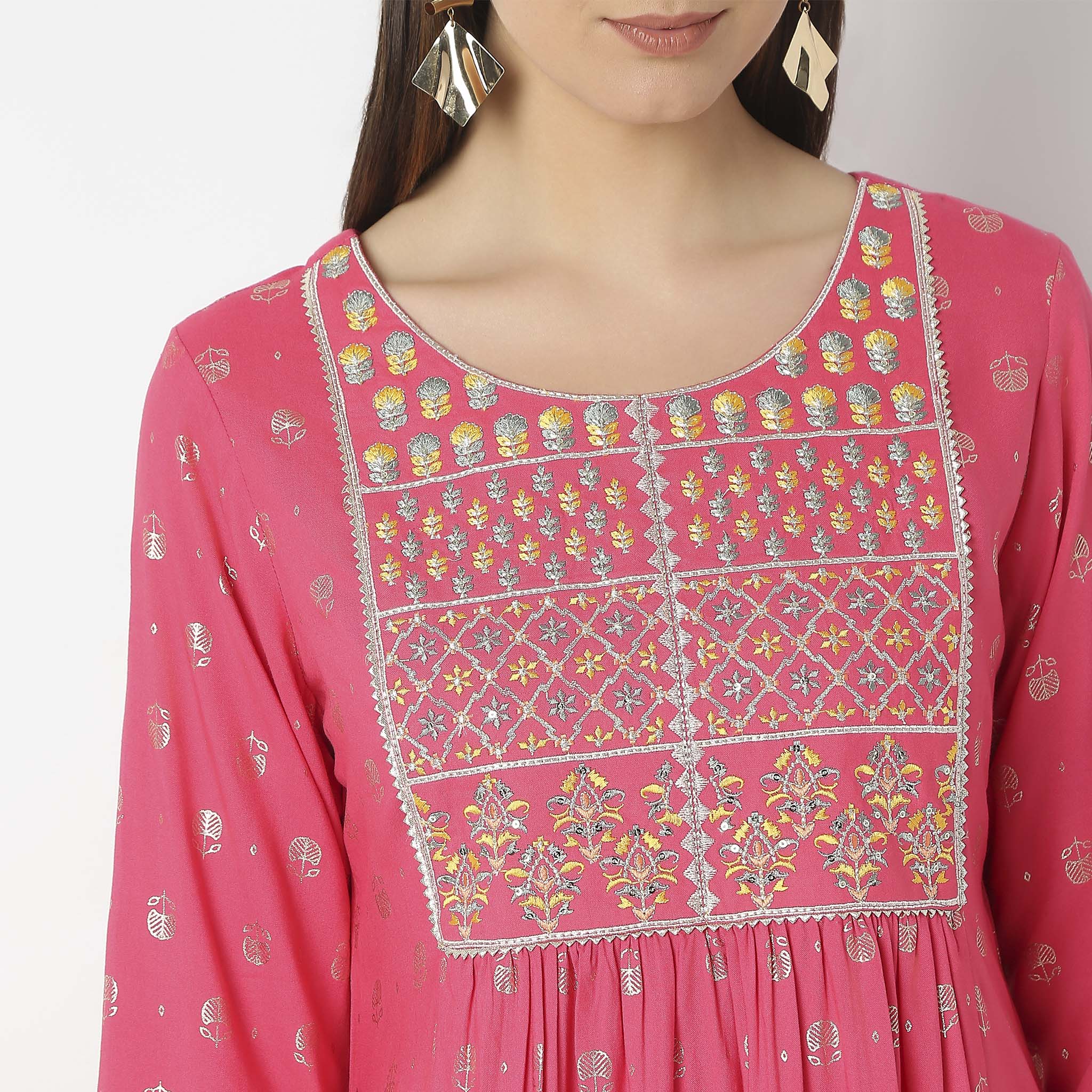 Flare Fit Embroidered Kurta - Image 4