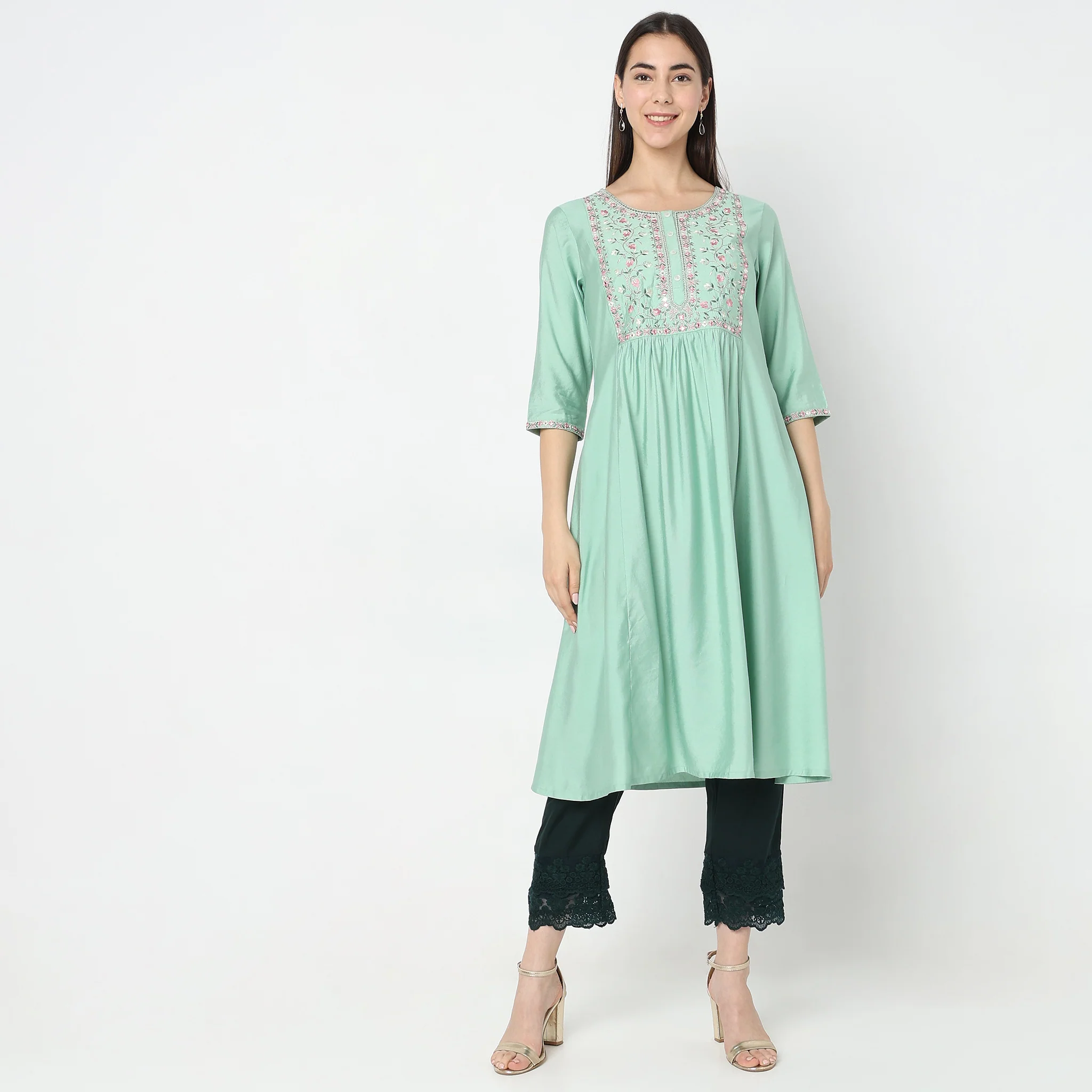 Flare Fit Embroidered Kurta - Image 2