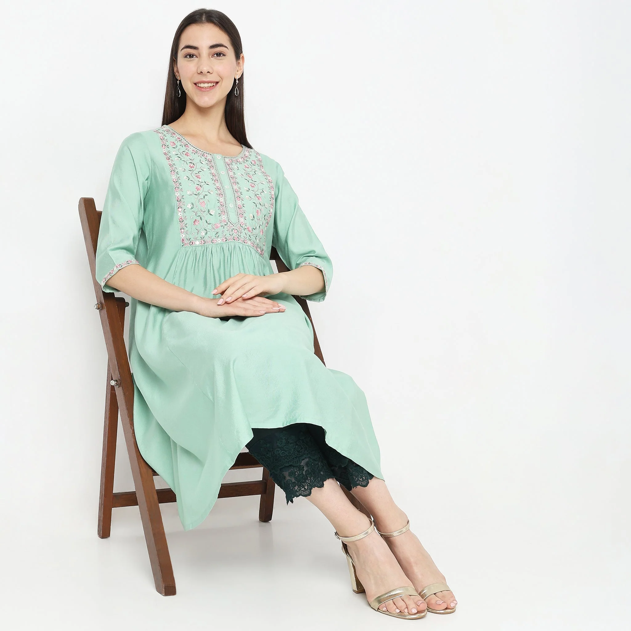 Flare Fit Embroidered Kurta - Image 6