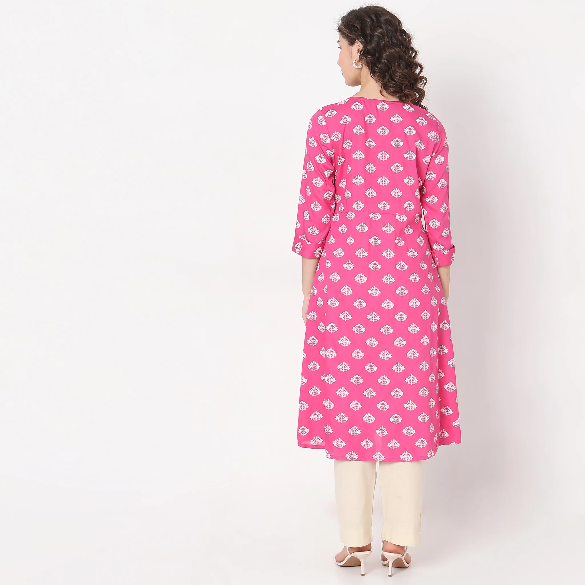 Flare Fit Embroidered Kurta - Image 3