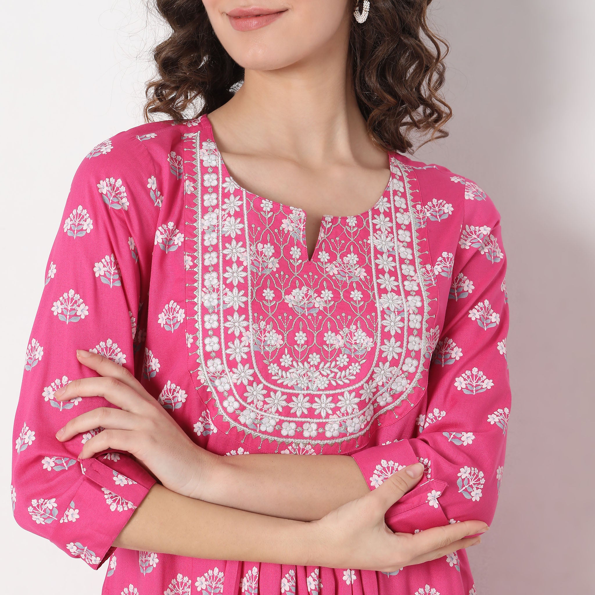 Flare Fit Embroidered Kurta - Image 4