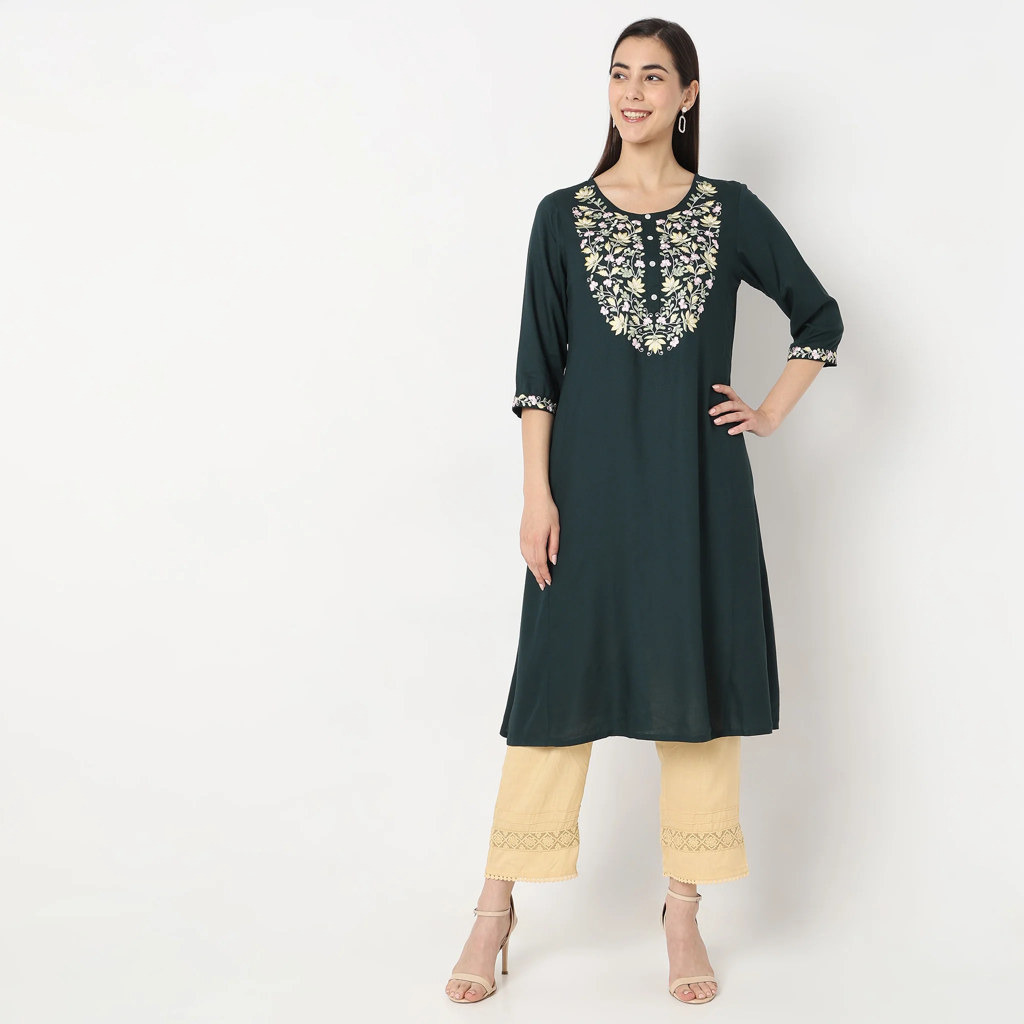 Flare Fit Embroidered Kurta - Image 2