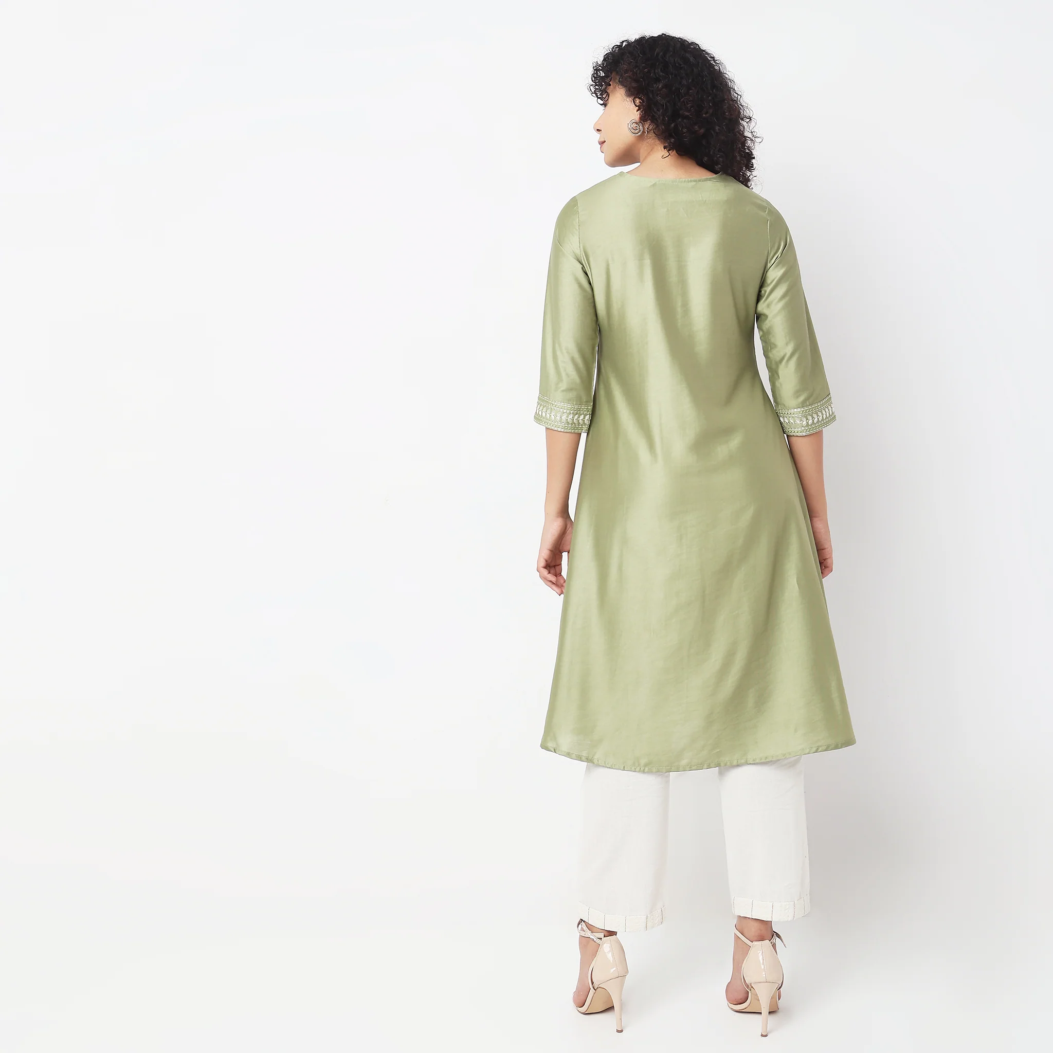 Flare Fit Embroidered Kurta - Image 3