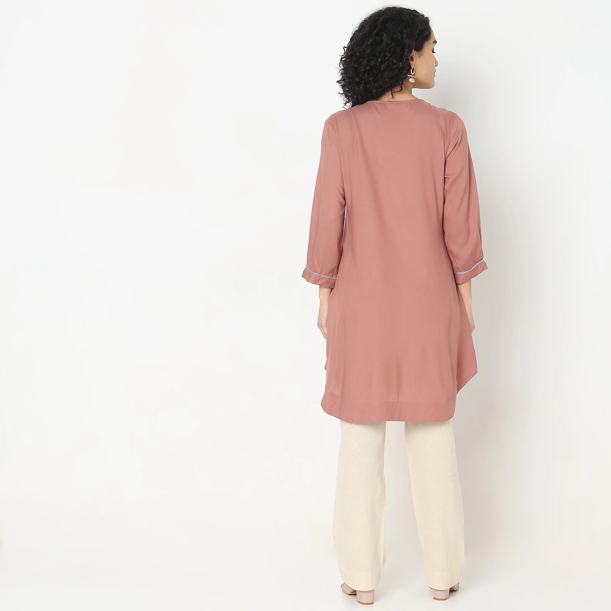 Flare Fit Embroidered Kurta - Image 3