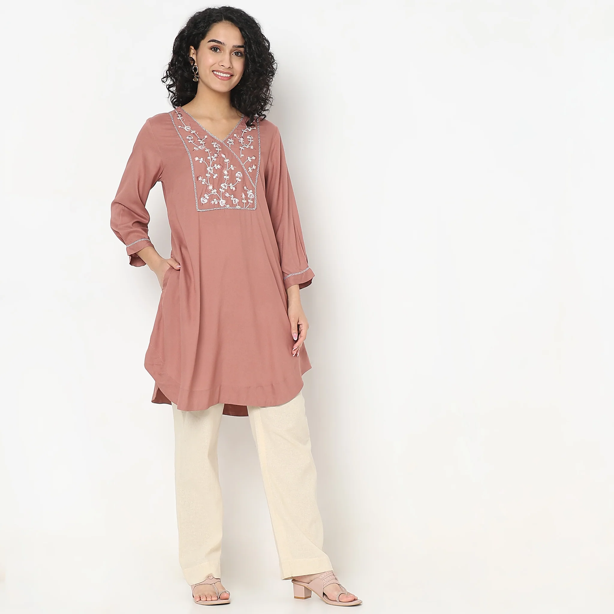 Flare Fit Embroidered Kurta - Image 5
