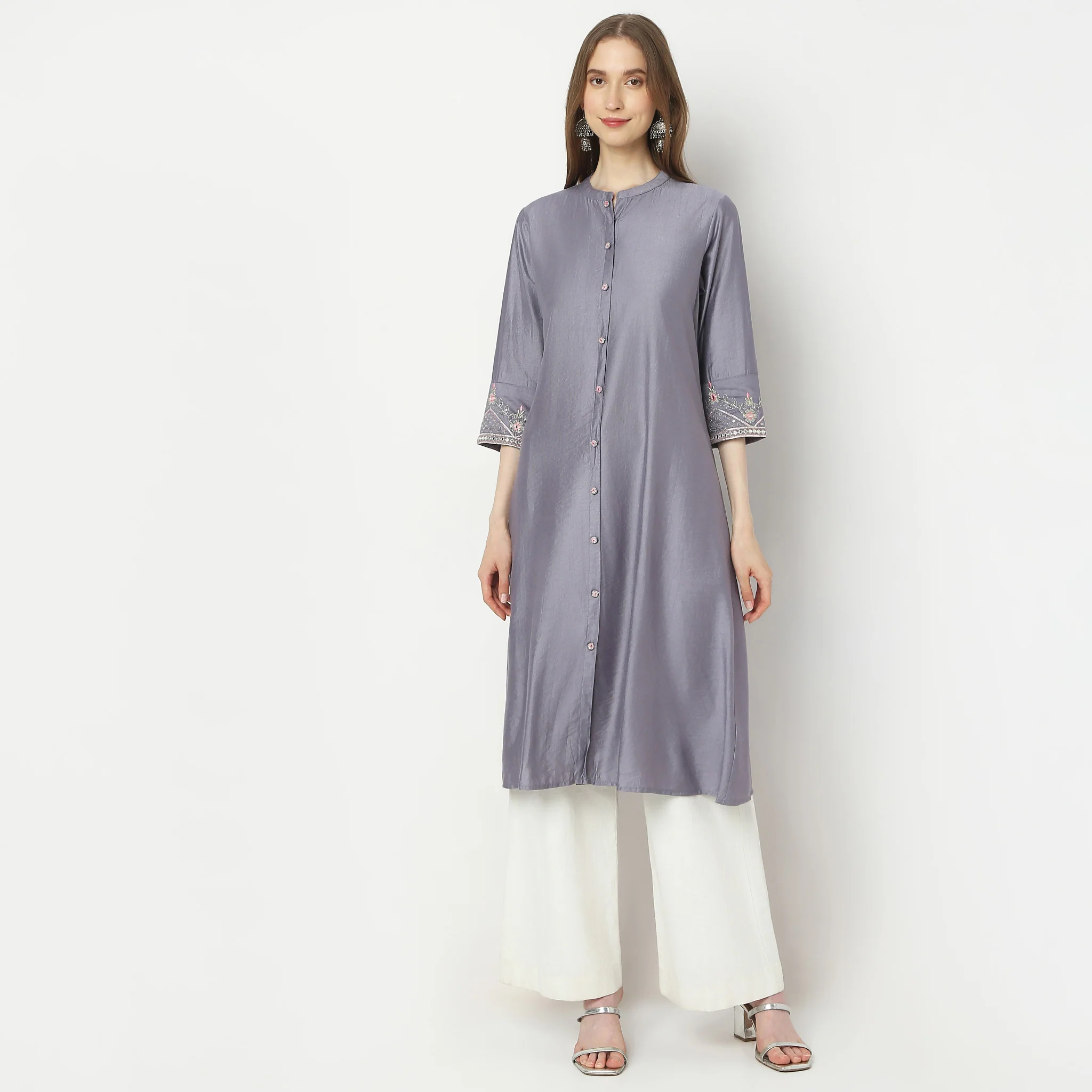 Flare Fit Embroidered Kurta - Image 2