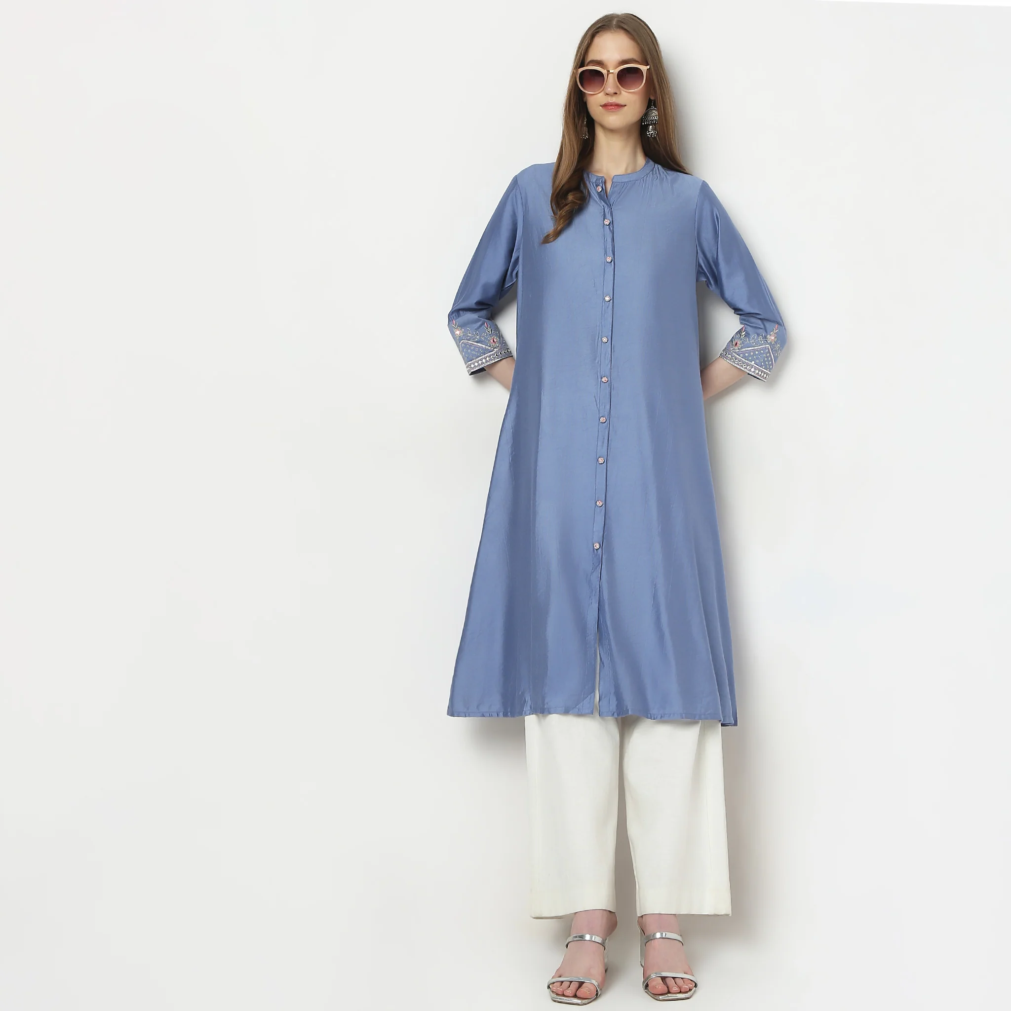 Flare Fit Embroidered Kurta - Image 6