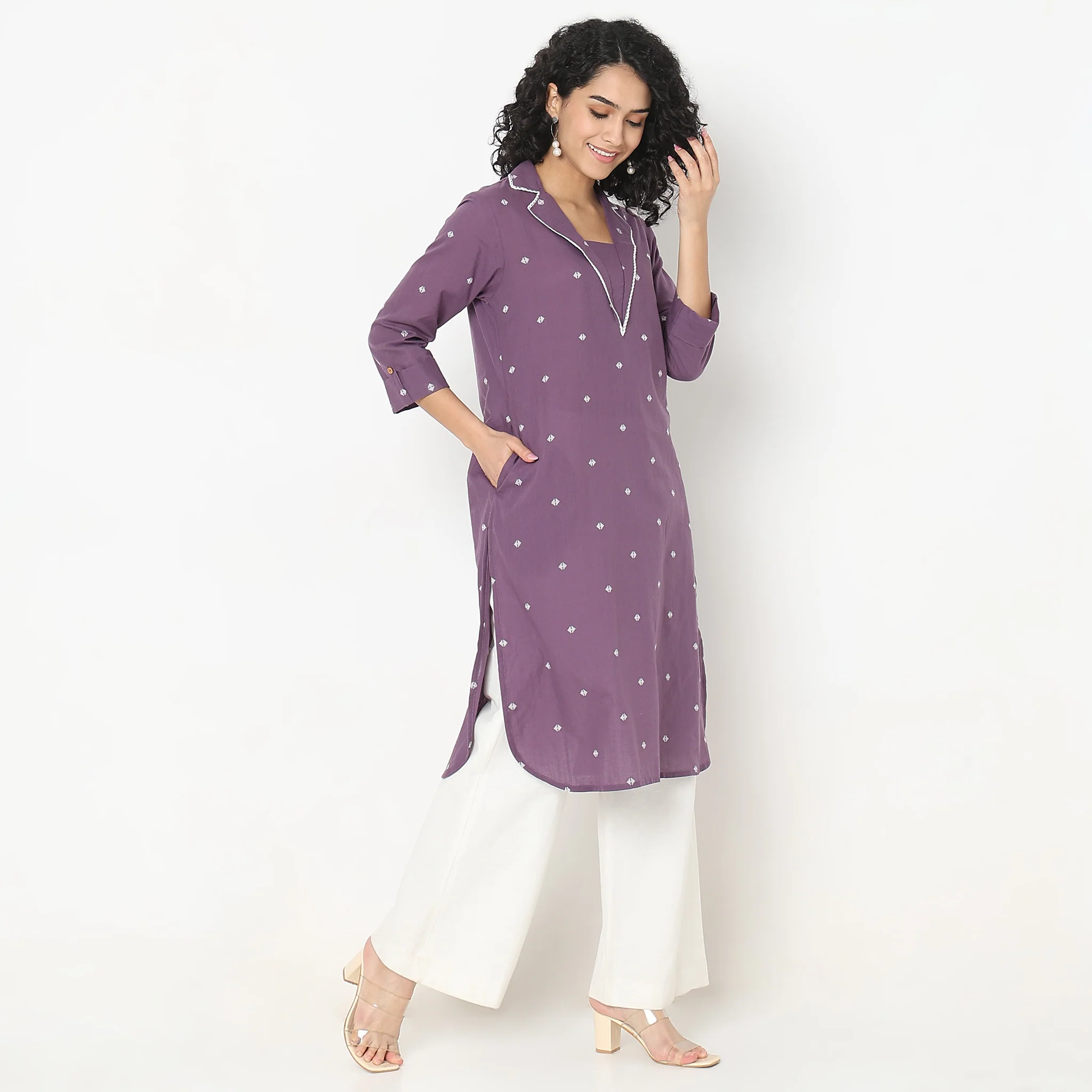 Flare Fit Embroidered Kurta - Image 5