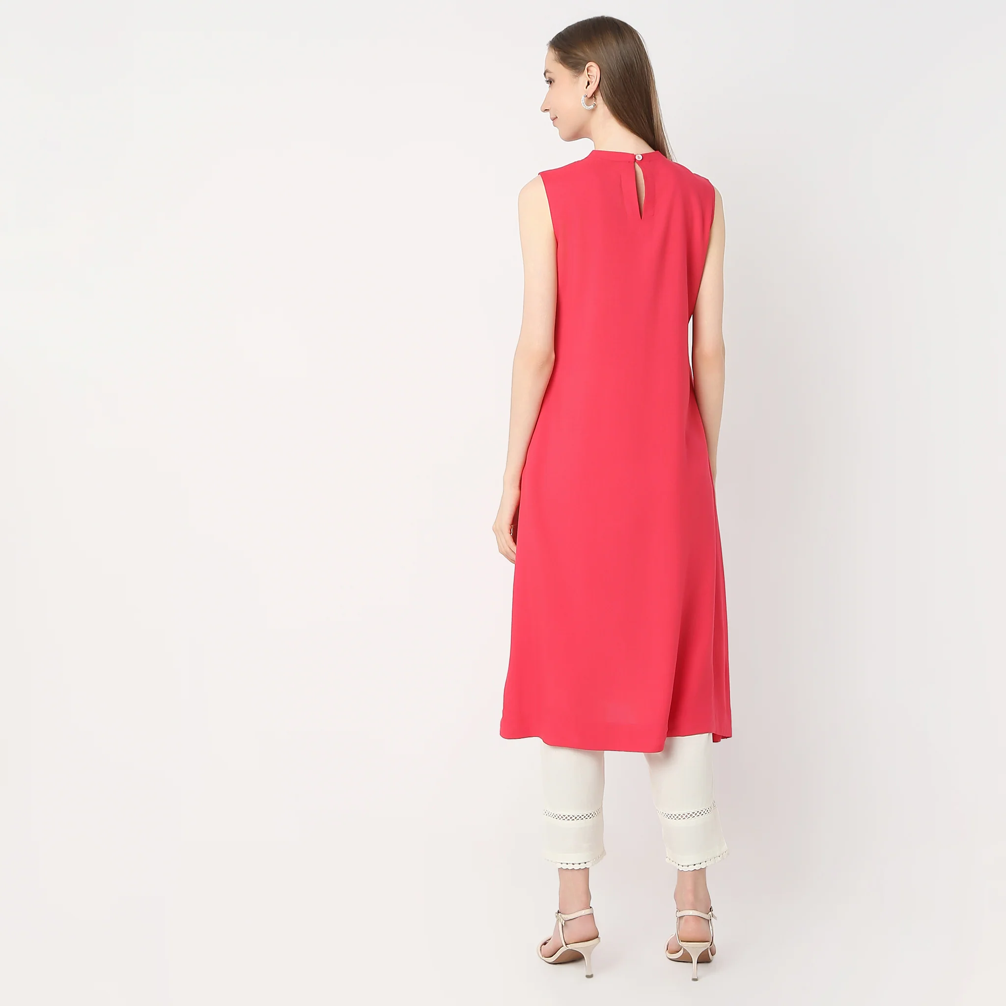 Flare Fit Embroidered Below Knee Keyhole A-Line Sleeveless Kurta - Image 3