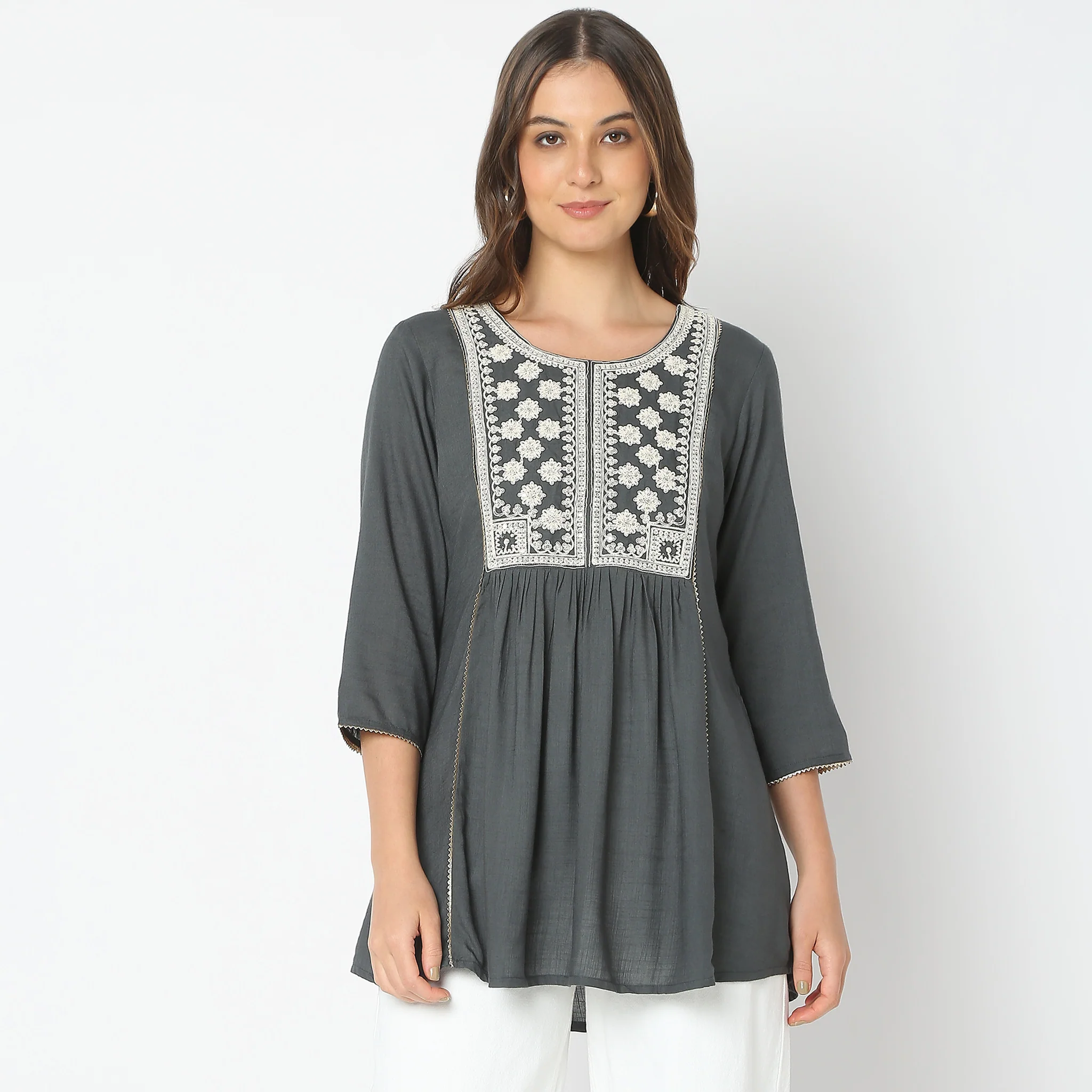 Flare Fit Embroidered Kurta - Image 2