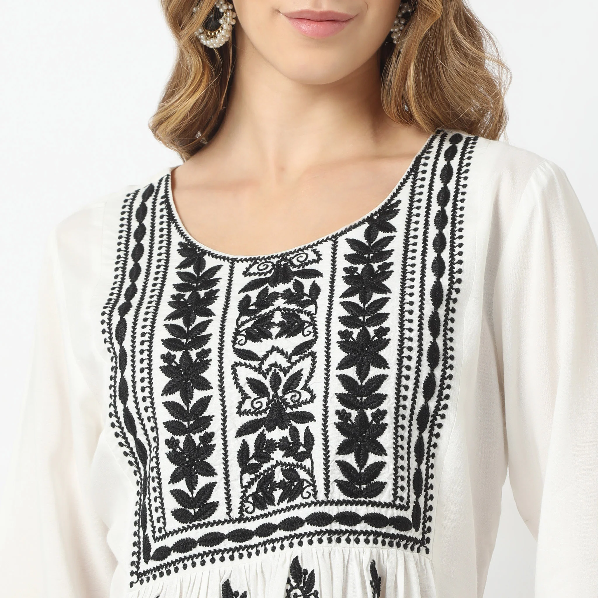 Flare Fit Embroidered Above Knee Short Kurta - Image 10