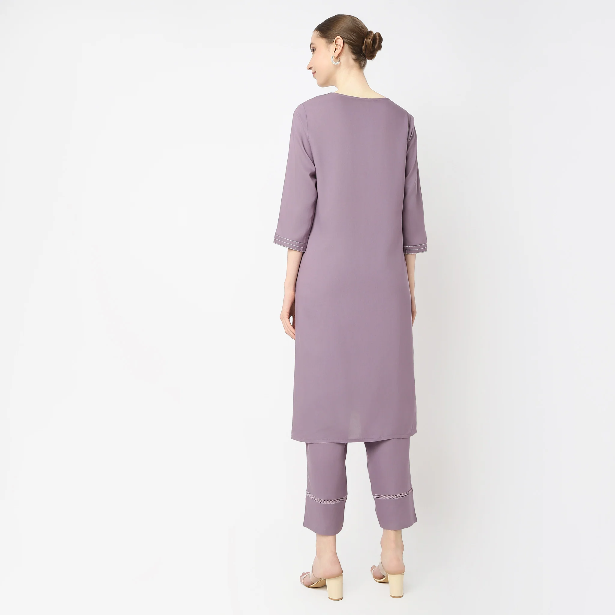 Flare Fit Embroidered Below Knee Straight Kurta - Image 3