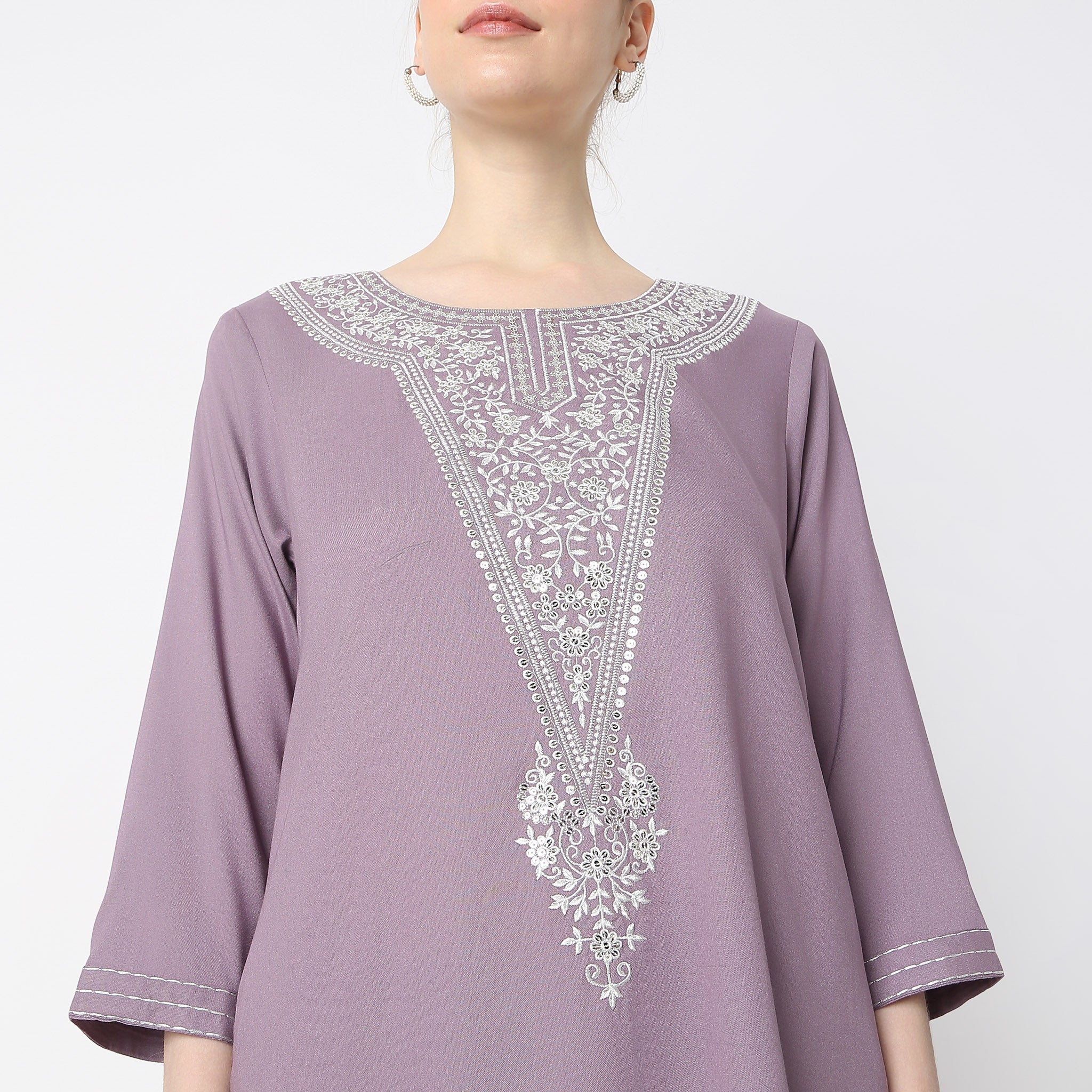 Flare Fit Embroidered Below Knee Straight Kurta - Image 4