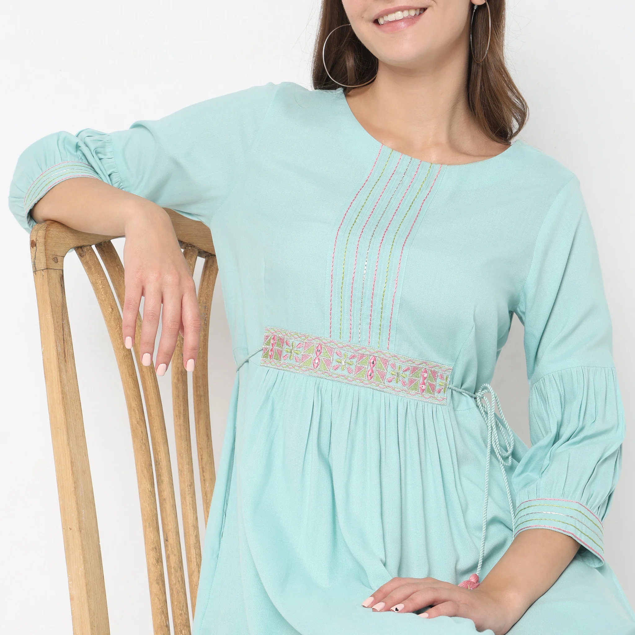 Flare Fit Embroidered Kurta - Image 4