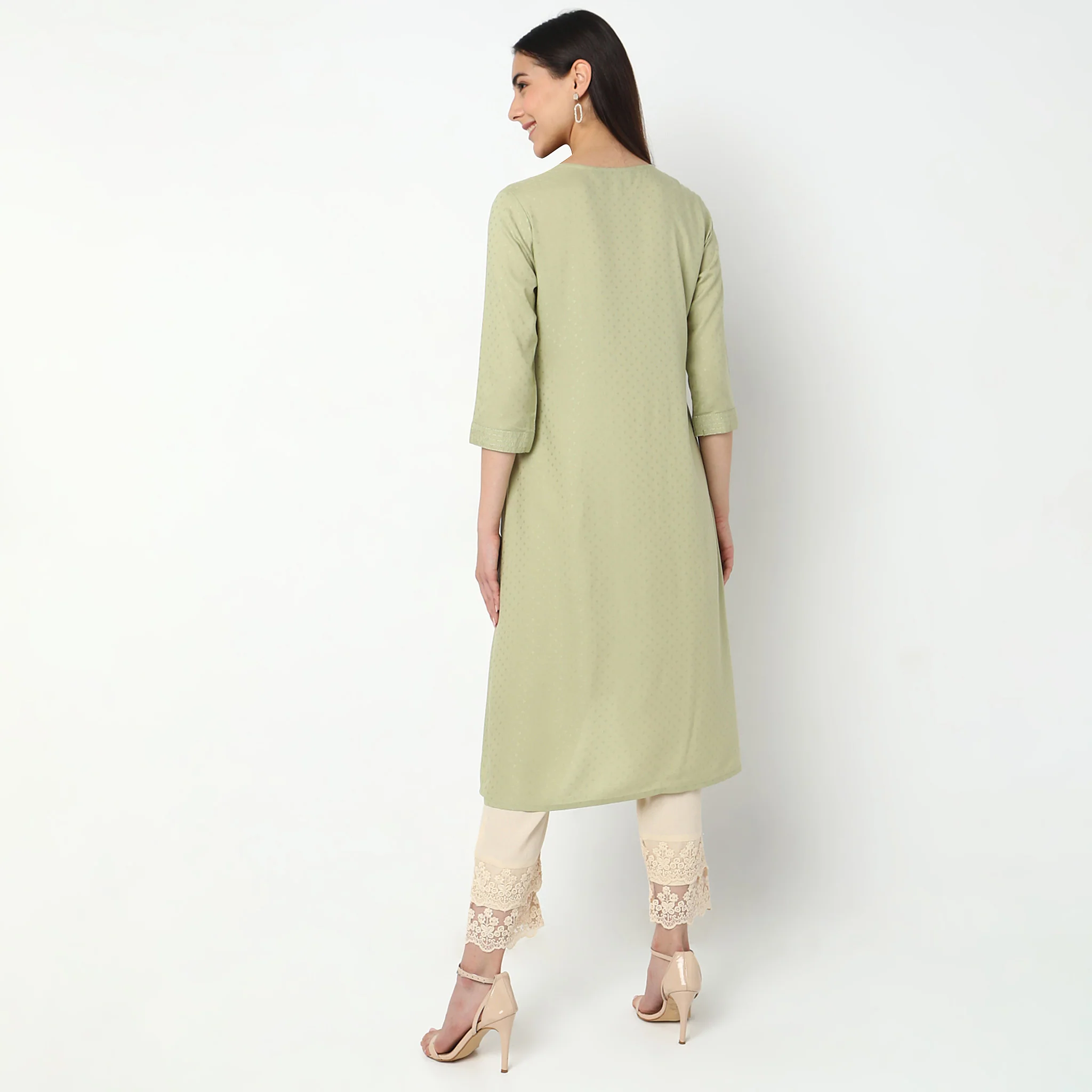 Flare Fit Embroidered Kurta - Image 3