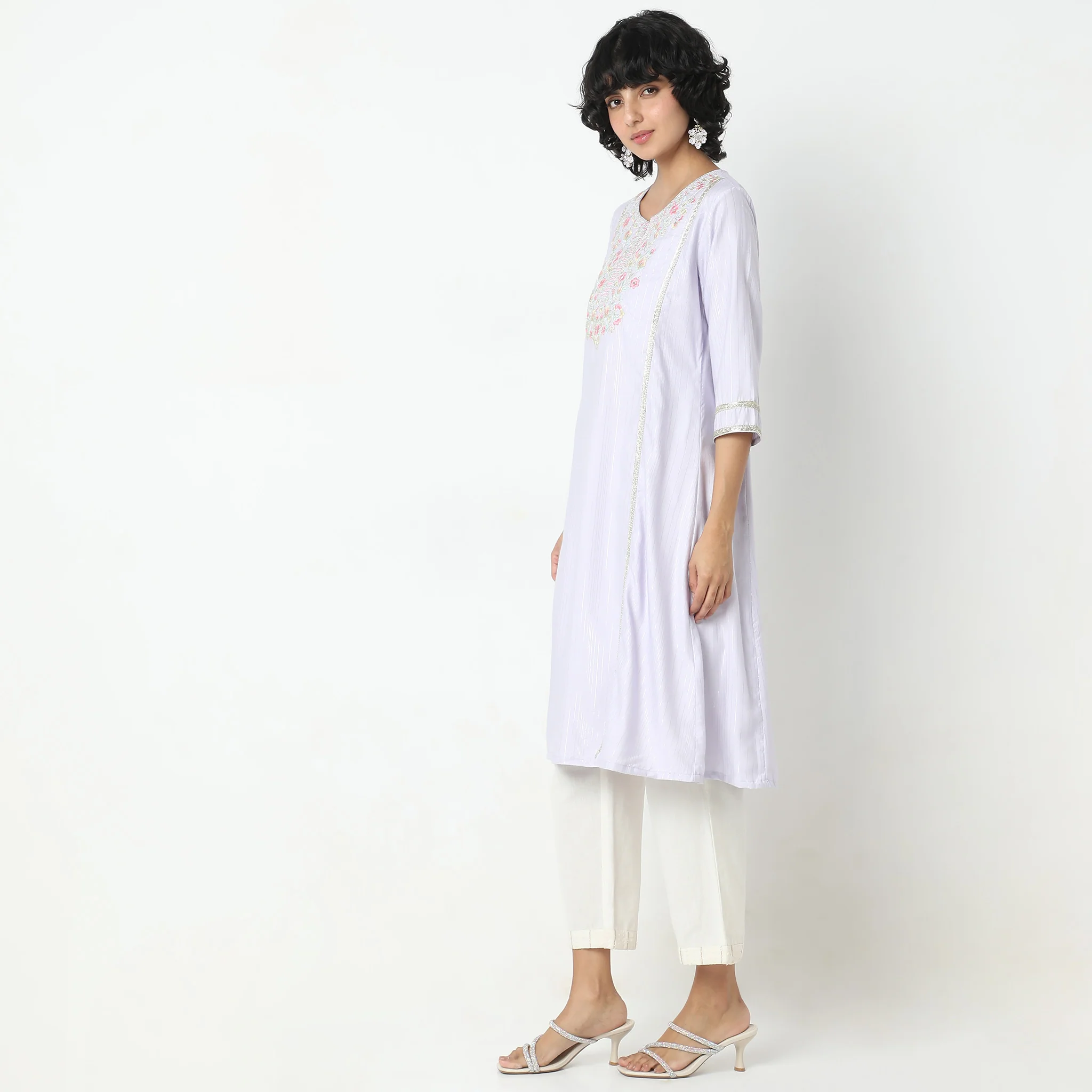 Flare Fit Embroidered Kurta - Image 5