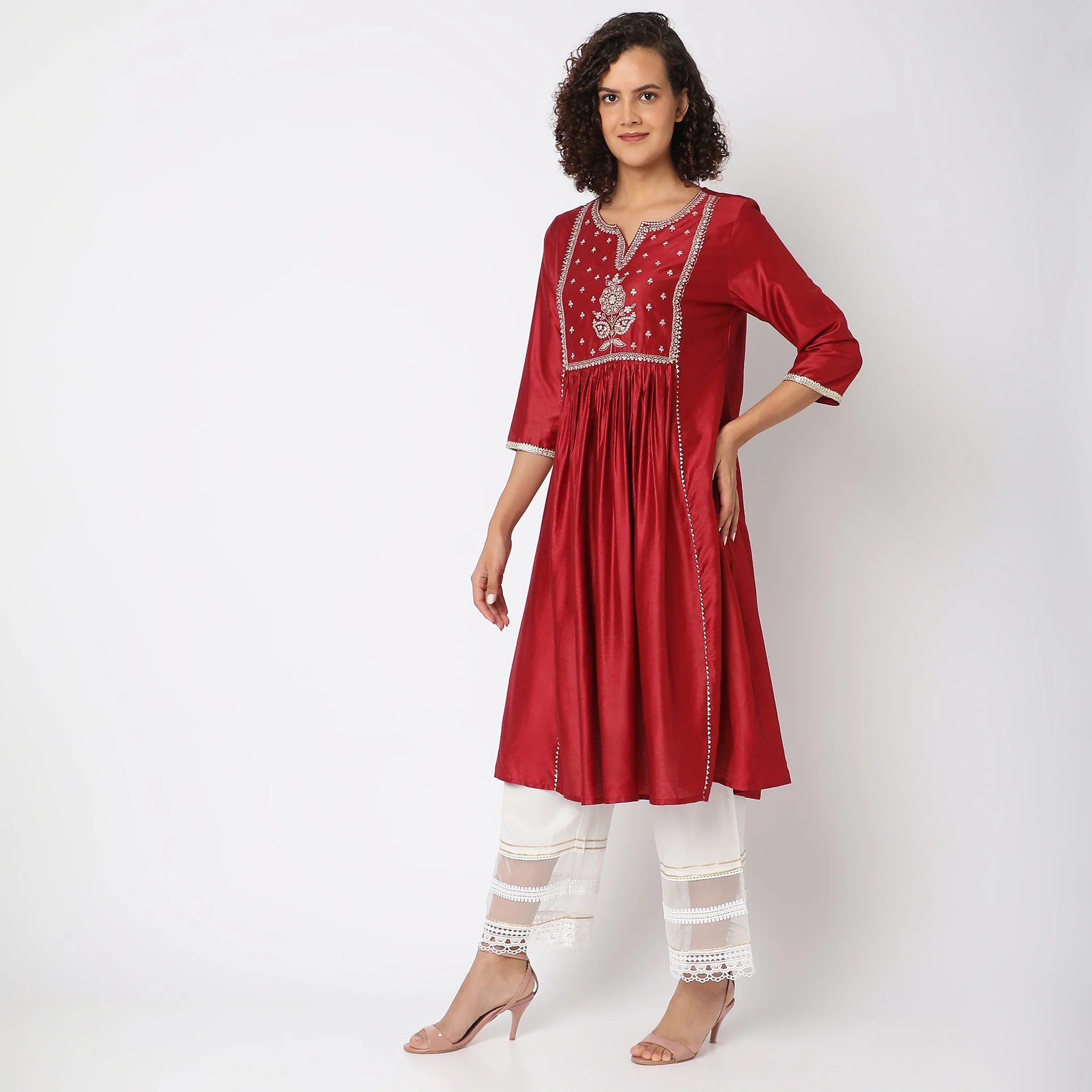 Flare Fit Embroidered Kurta - Image 2