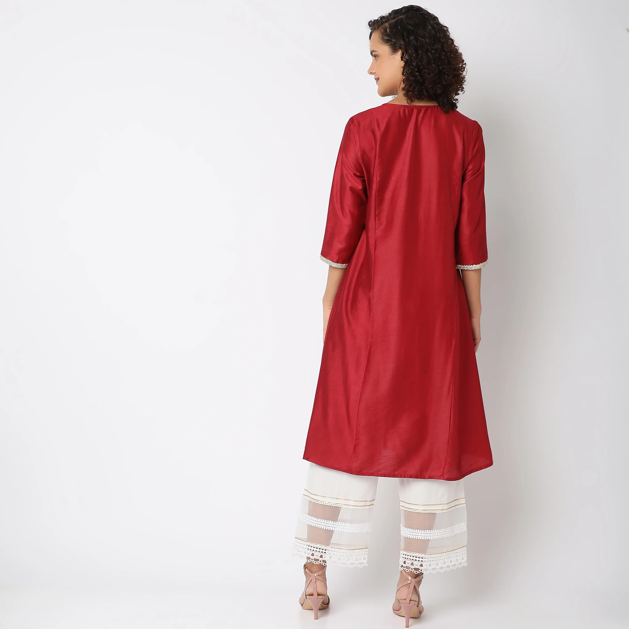 Flare Fit Embroidered Kurta - Image 3