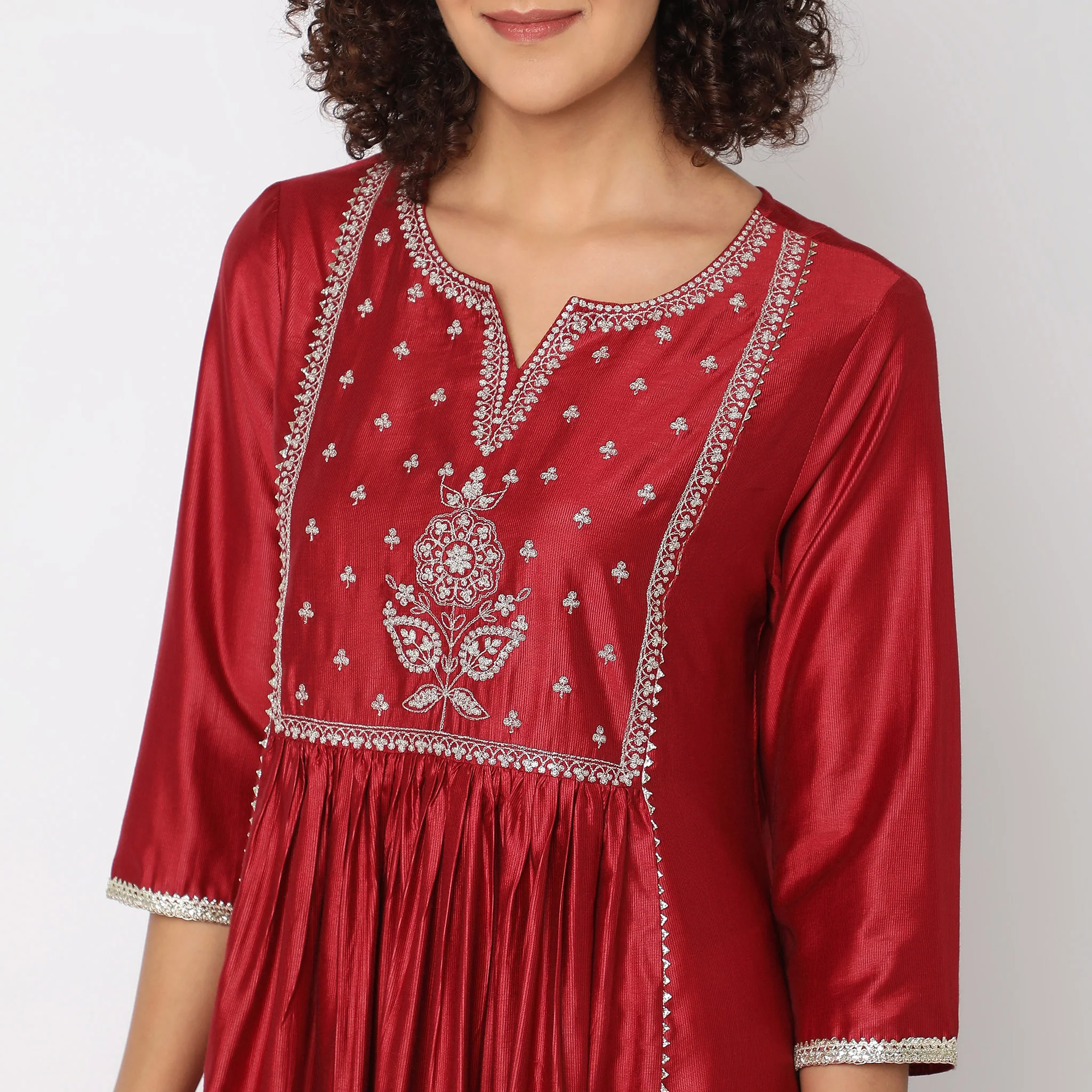 Flare Fit Embroidered Kurta - Image 4