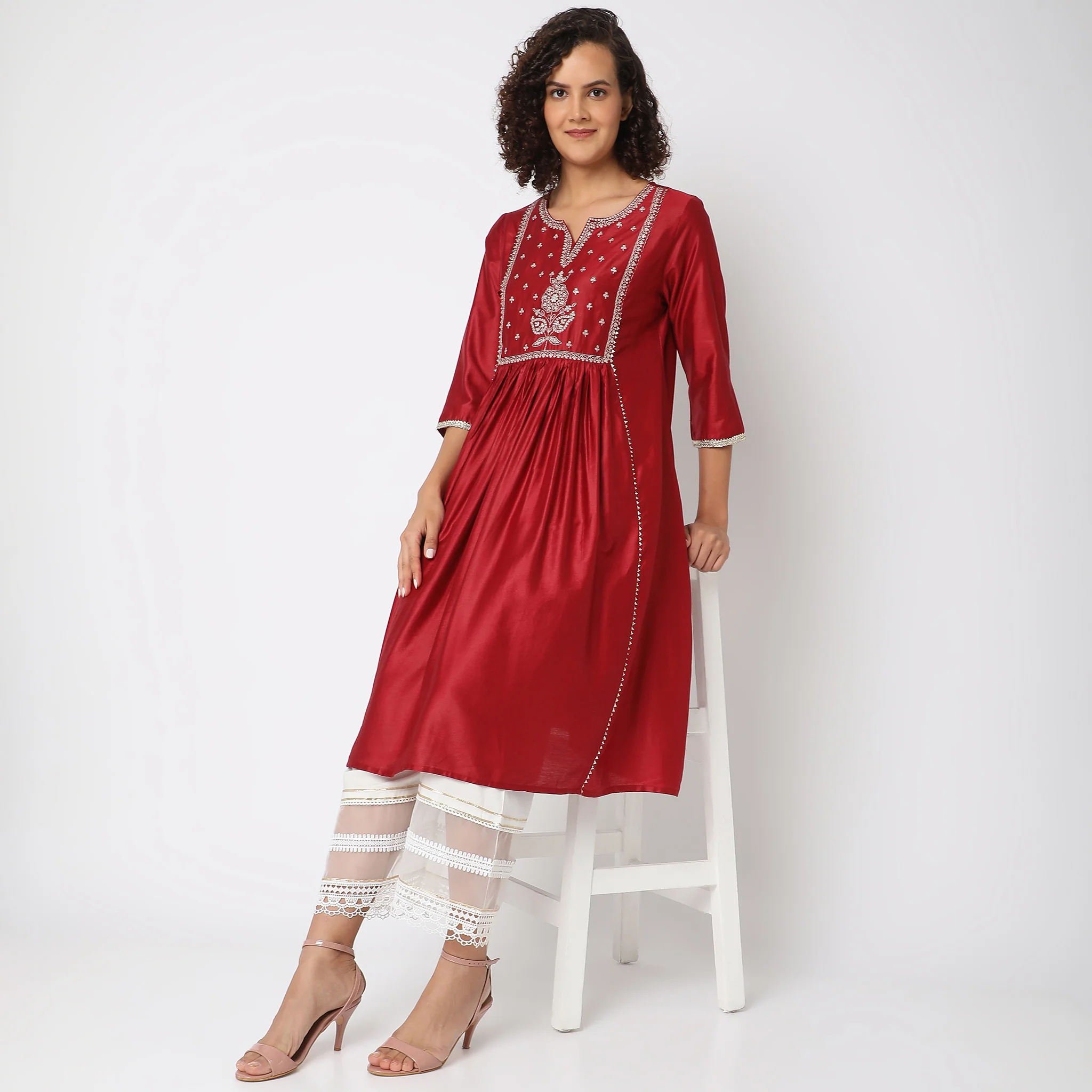 Flare Fit Embroidered Kurta - Image 5