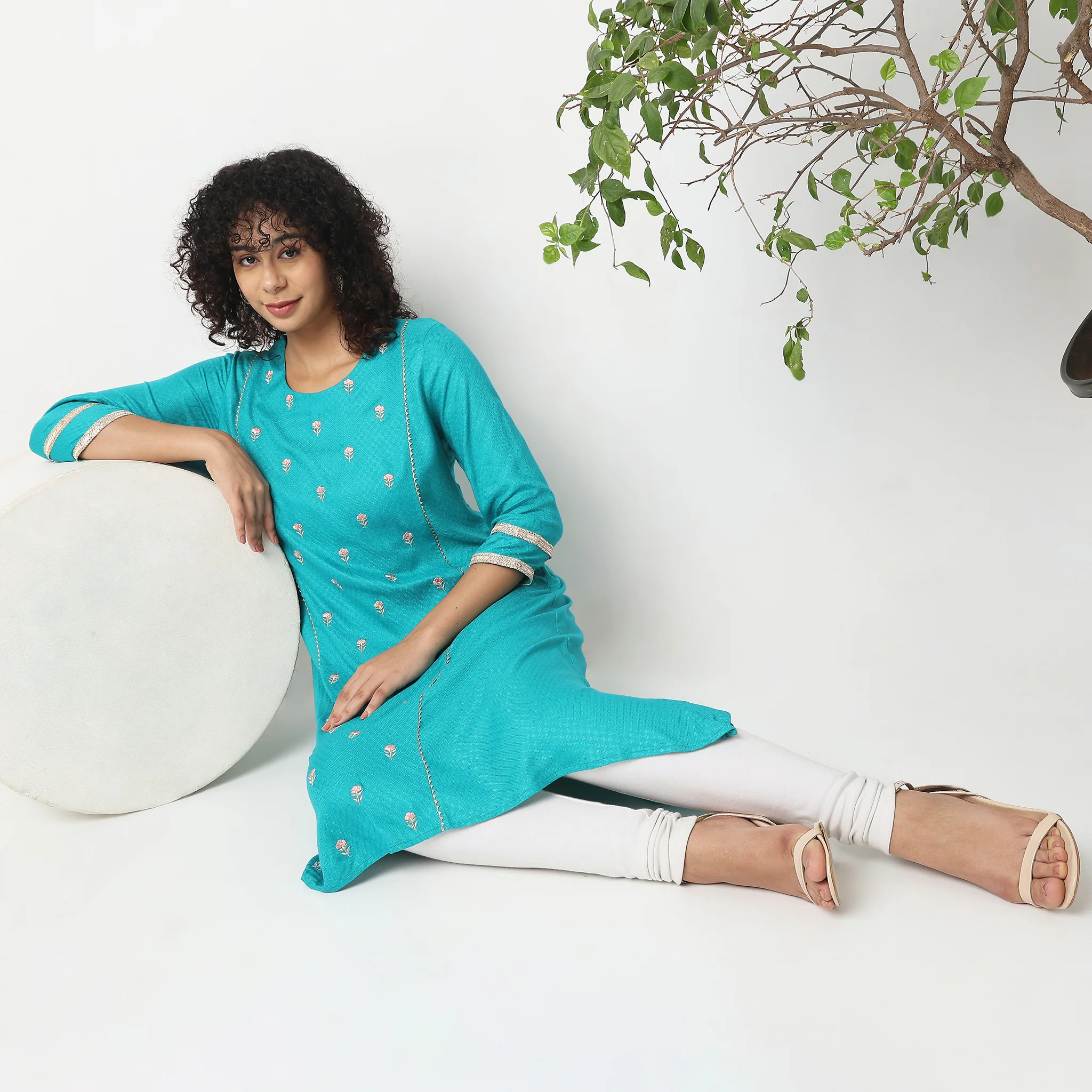 Flare Fit Embroidered Kurta - Image 11
