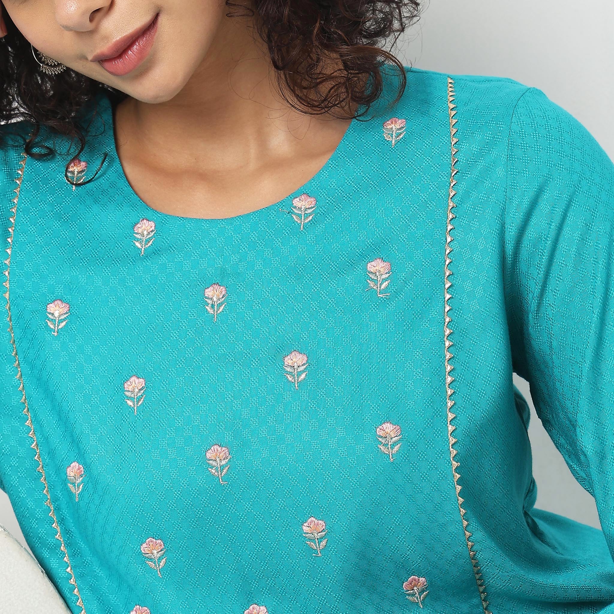 Flare Fit Embroidered Kurta - Image 14